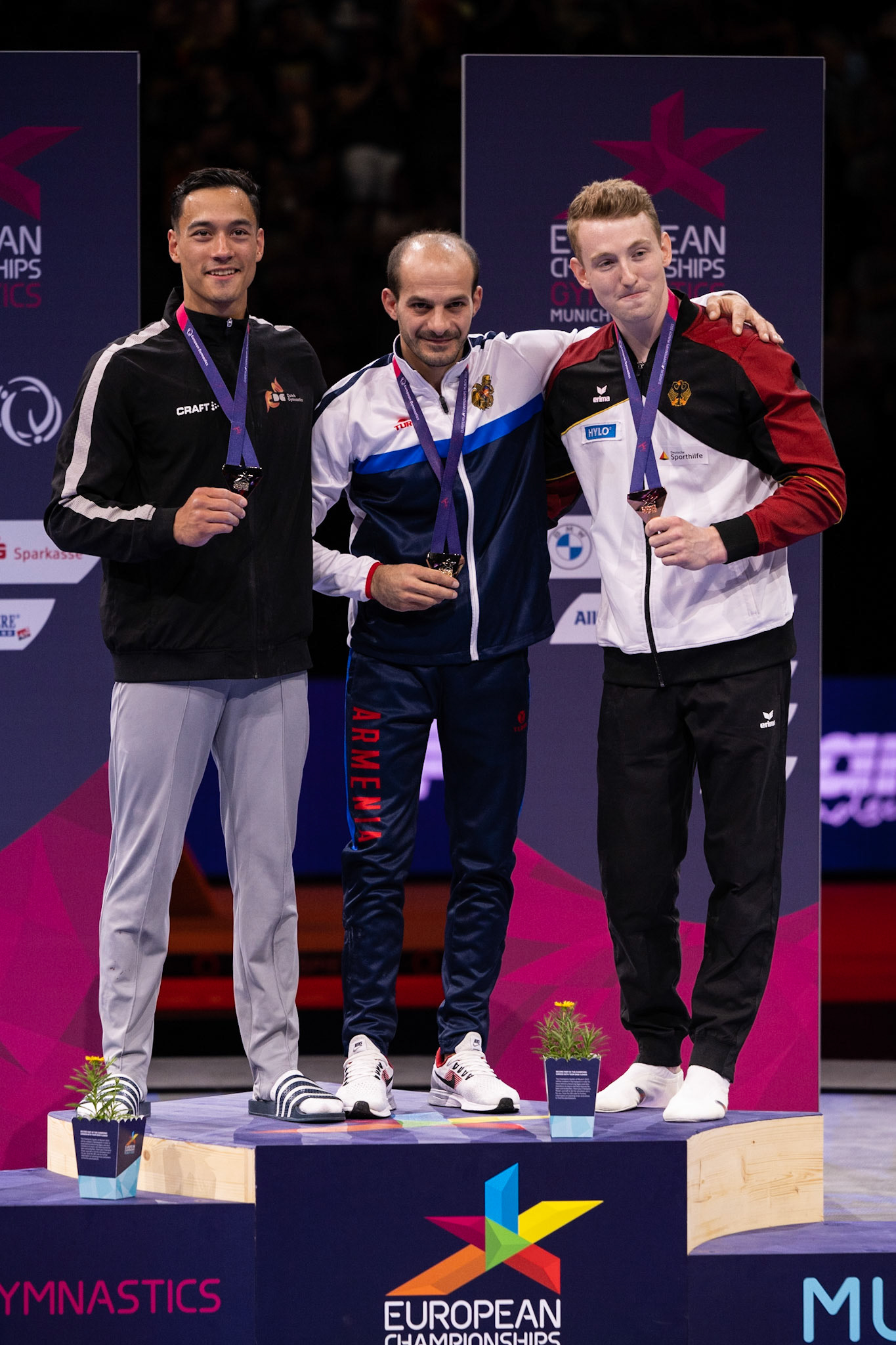 European Championships 2022, Apparatus Final, Pommel HorseDepicted: Nils Dunkel, Loran de Munck, Harutyun MerdinyanPhoto taken in Munich, DEU on 2022-08-21Photo credits should read: Norman Seibert, CC BY-SA 4.0NIKON Z 9, NIKKOR Z 70-200mm f/2.8 VR S¹⁄₈₀₀ Sek. bei ƒ / 4,0File: DSC_1949.NEF