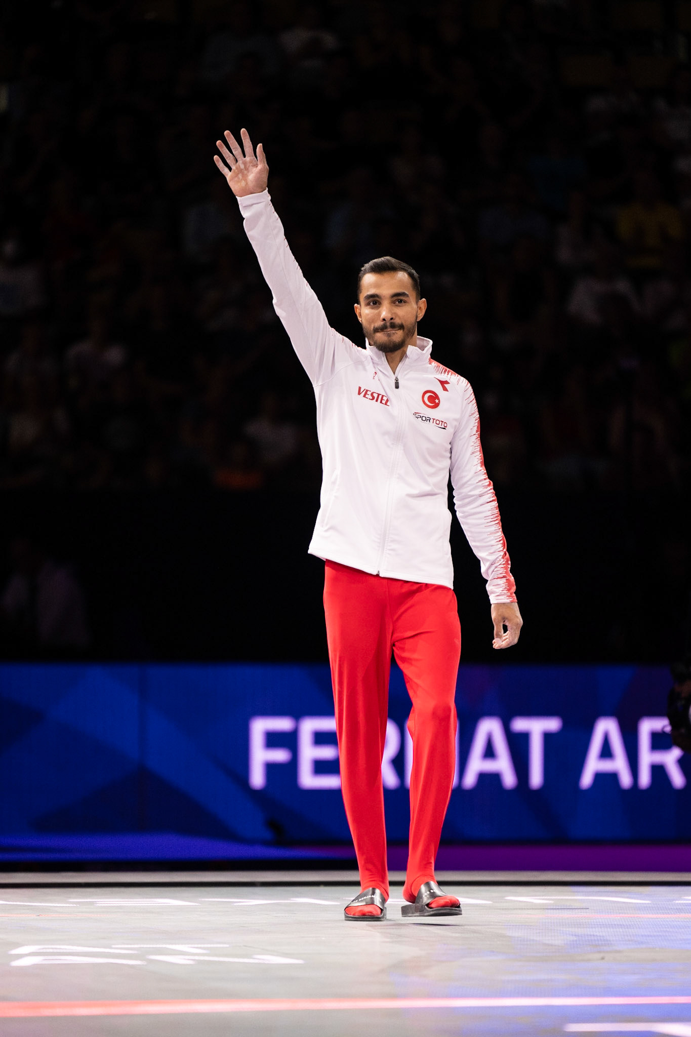 European Championships 2022, Apparatus Final, Presentation of AthletesDepicted: Ferhan AlicatPhoto taken in Munich, DEU on 2022-08-21Photo credits should read: Norman Seibert, CC BY-SA 4.0NIKON Z 9, NIKKOR Z 70-200mm f/2.8 VR S¹⁄₈₀₀ Sek. bei ƒ / 2,8File: DSC_5157.NEF