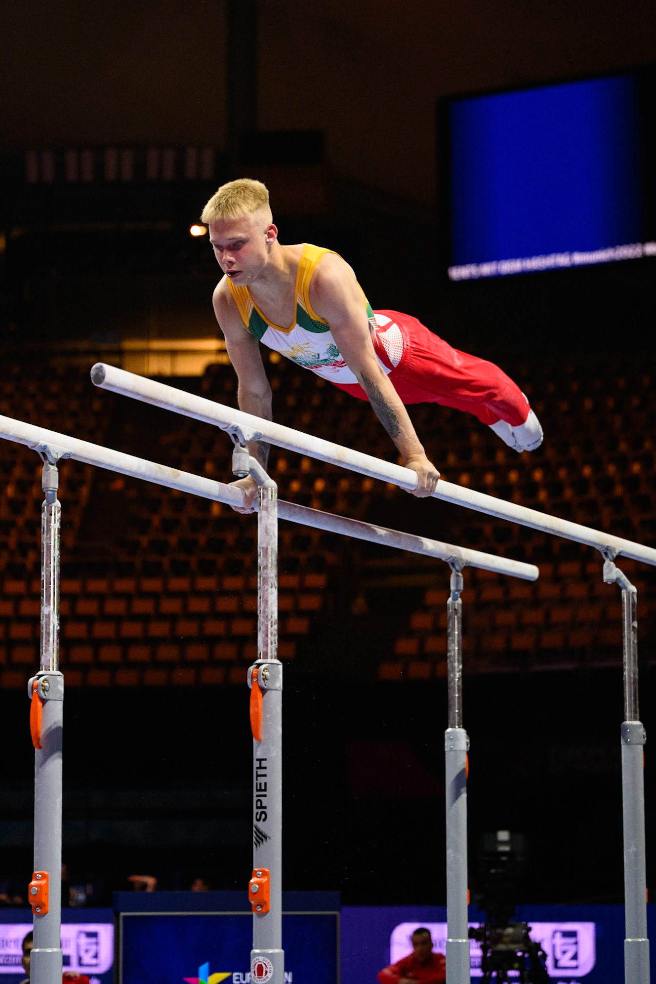 European Championships 2022, Podium Training, Parallel BarsDepicted: Gytis ChasažyrovasPhoto taken in Munich, DEU on 2022-08-16Photo credits should read: Norman Seibert, CC BY-SA 4.0NIKON Z 9, NIKKOR Z 70-200mm f/2.8 VR S¹⁄₁₆₀₀ Sek. bei ƒ / 2,8File: DSC_9132.NEF