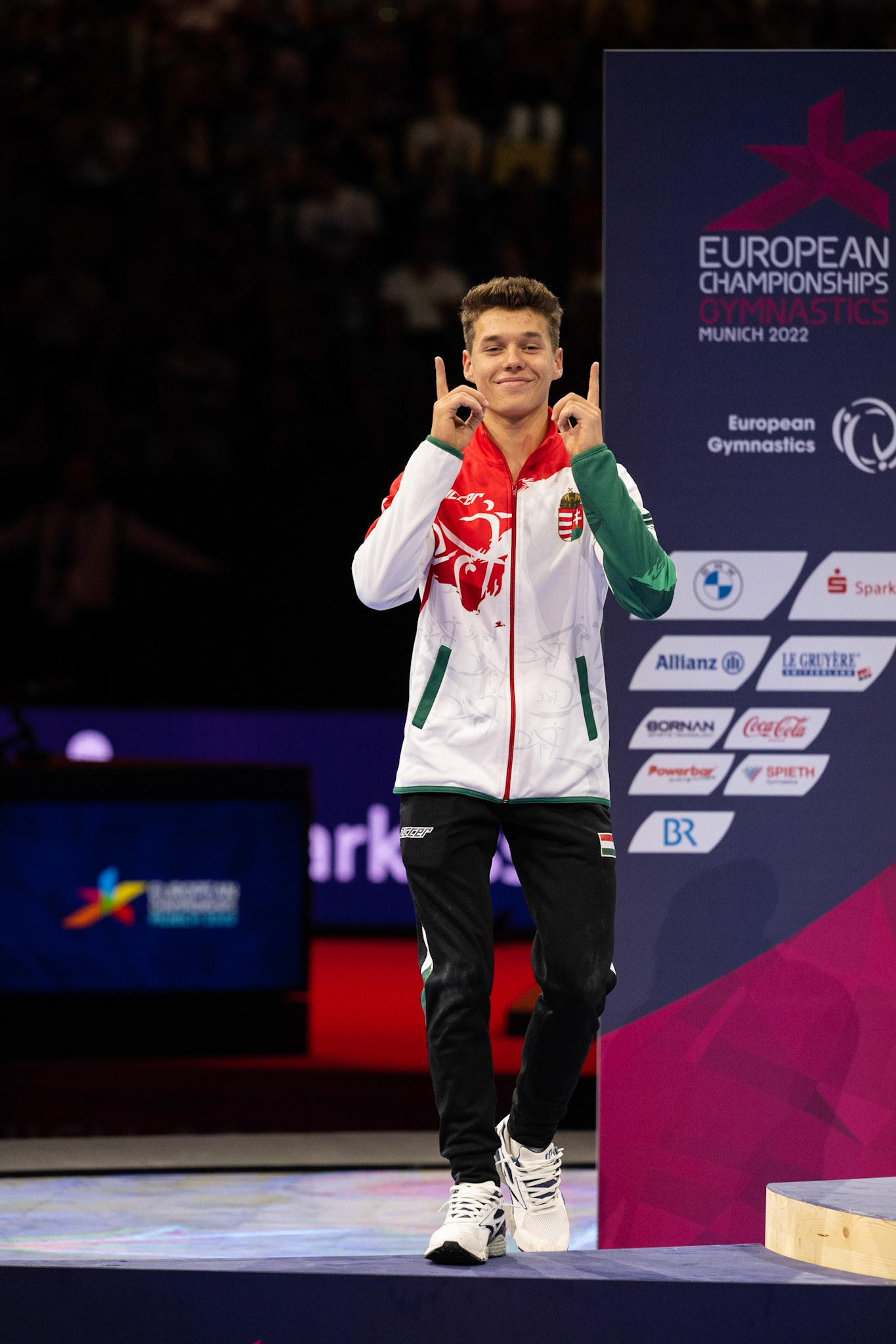 European Championships 2022, Apparatus Final, Victory CeremonyDepicted: Krisztofer MészárosPhoto taken in Munich, DEU on 2022-08-21Photo credits should read: Norman Seibert, CC BY-SA 4.0NIKON Z 9, NIKKOR Z 70-200mm f/2.8 VR S¹⁄₈₀₀ Sek. bei ƒ / 4,0File: DSC_9383.NEF