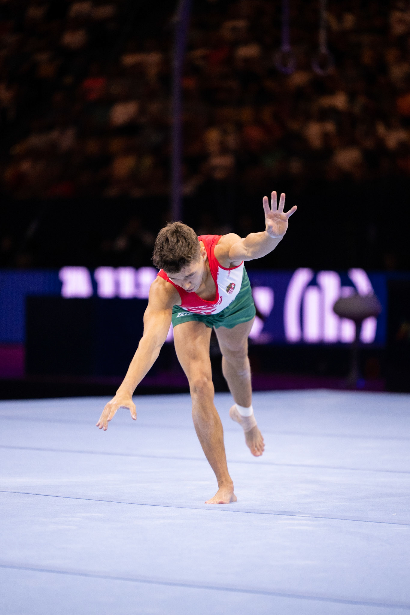 European Championships 2022, Apparatus Final, Floor ExerciseDepicted: Krisztofer MészárosPhoto taken in Munich, DEU on 2022-08-21Photo credits should read: Norman Seibert, CC BY-SA 4.0NIKON Z 9, NIKKOR Z 70-200mm f/2.8 VR S¹⁄₁₆₀₀ Sek. bei ƒ / 2,8File: DSC_7698.NEF