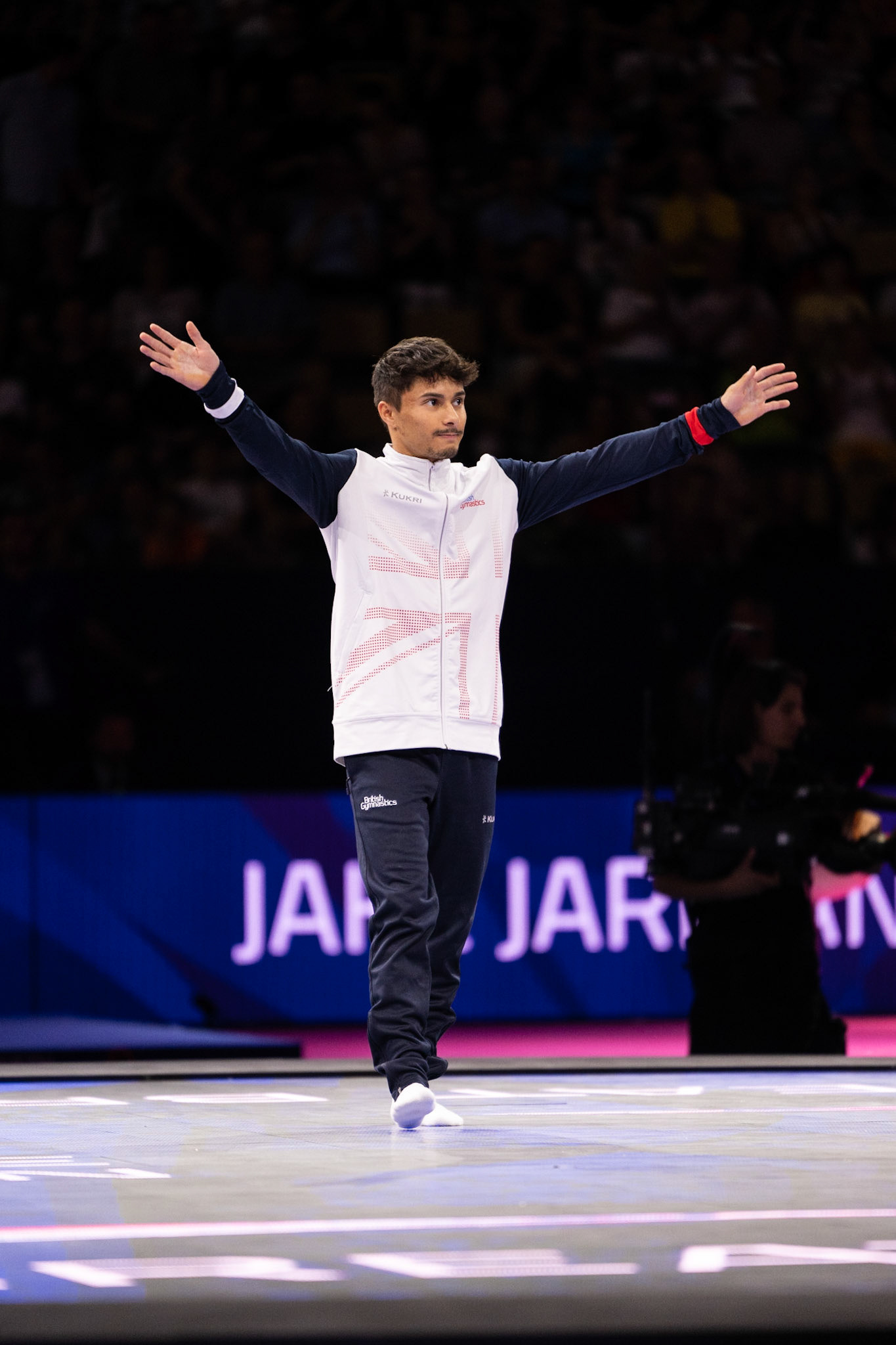 European Championships 2022, Apparatus Final, Presentation of AthletesDepicted: Jake JarmanPhoto taken in Munich, DEU on 2022-08-21Photo credits should read: Norman Seibert, CC BY-SA 4.0NIKON Z 9, NIKKOR Z 70-200mm f/2.8 VR S¹⁄₈₀₀ Sek. bei ƒ / 2,8File: DSC_7525.NEF