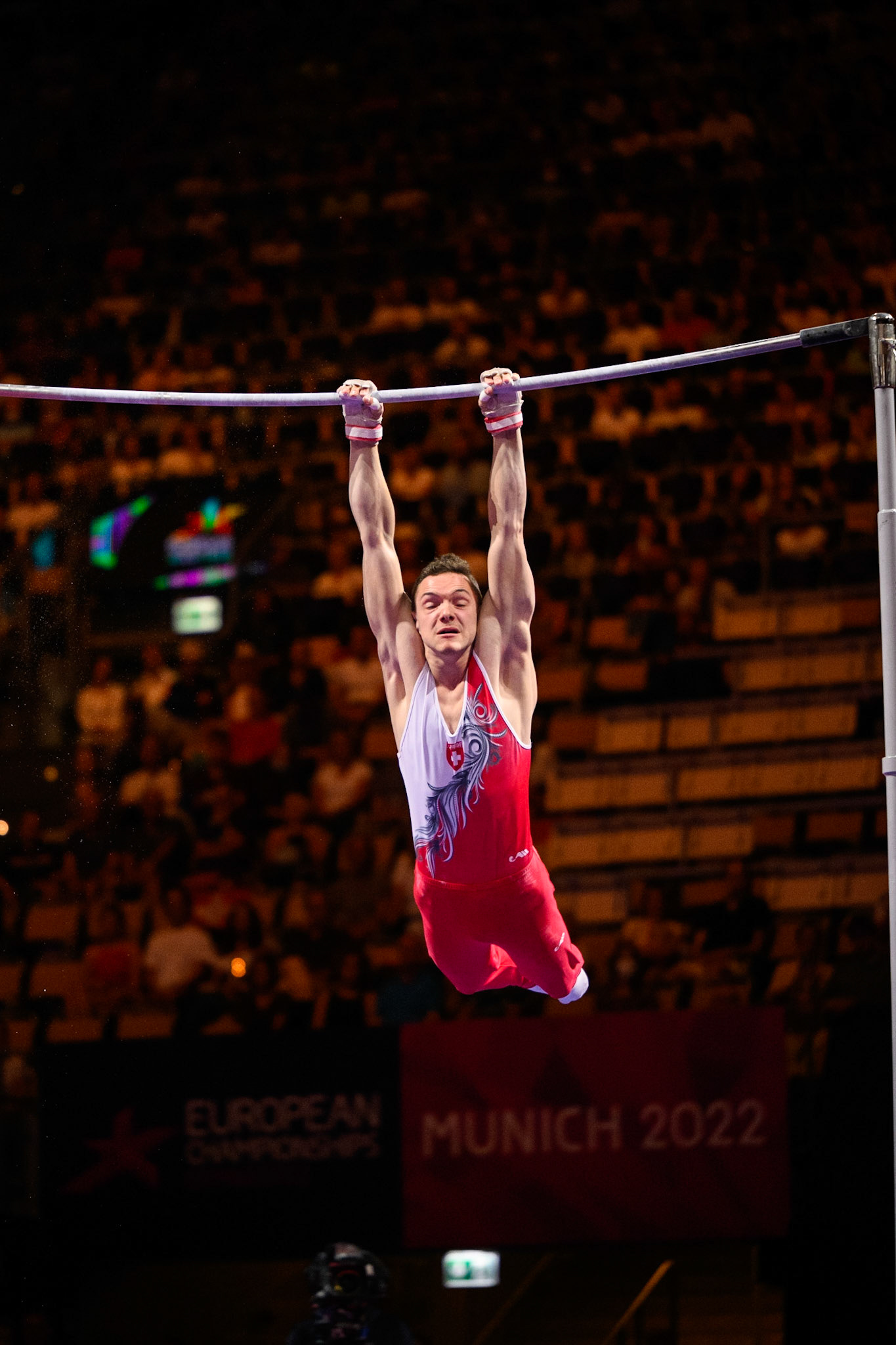 European Championships 2022, Apparatus Final, Horizontal BarDepicted: Noe SeifertPhoto taken in Munich, DEU on 2022-08-21Photo credits should read: Norman Seibert, CC BY-SA 4.0NIKON Z 9, NIKKOR Z 70-200mm f/2.8 VR S¹⁄₁₆₀₀ Sek. bei ƒ / 2,8File: DSC_9101 2.NEF