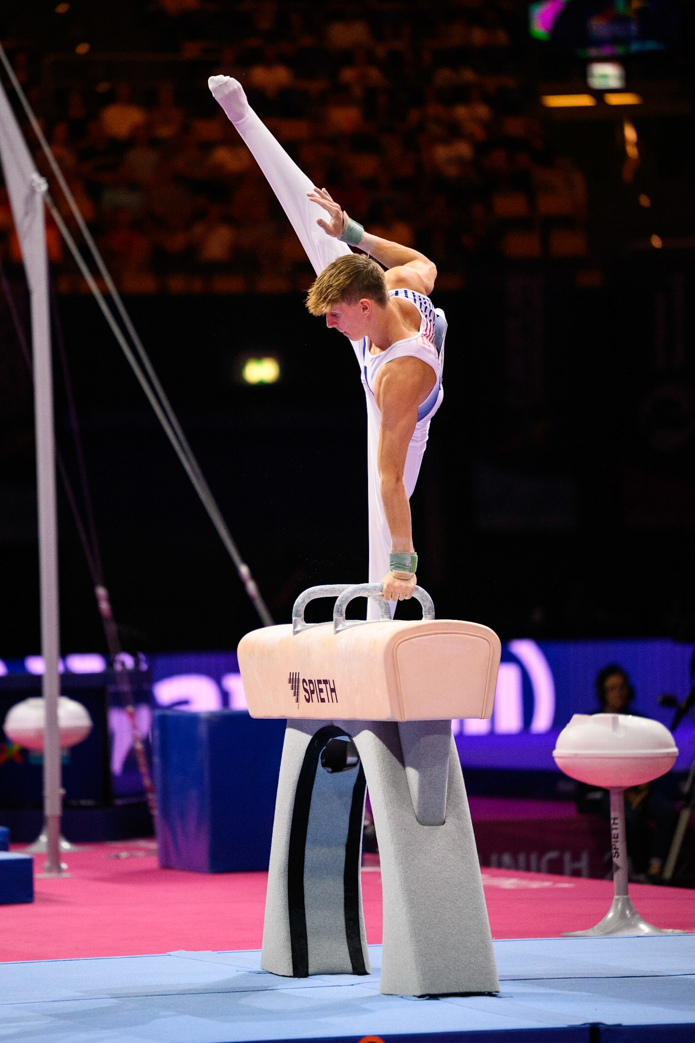 European Championships 2022, Apparatus Final, Pommel HorseDepicted: Benjamin OsbergerPhoto taken in Munich, DEU on 2022-08-21Photo credits should read: Norman Seibert, CC BY-SA 4.0NIKON Z 9, NIKKOR Z 70-200mm f/2.8 VR S¹⁄₁₆₀₀ Sek. bei ƒ / 2,8File: DSC_0640.NEF