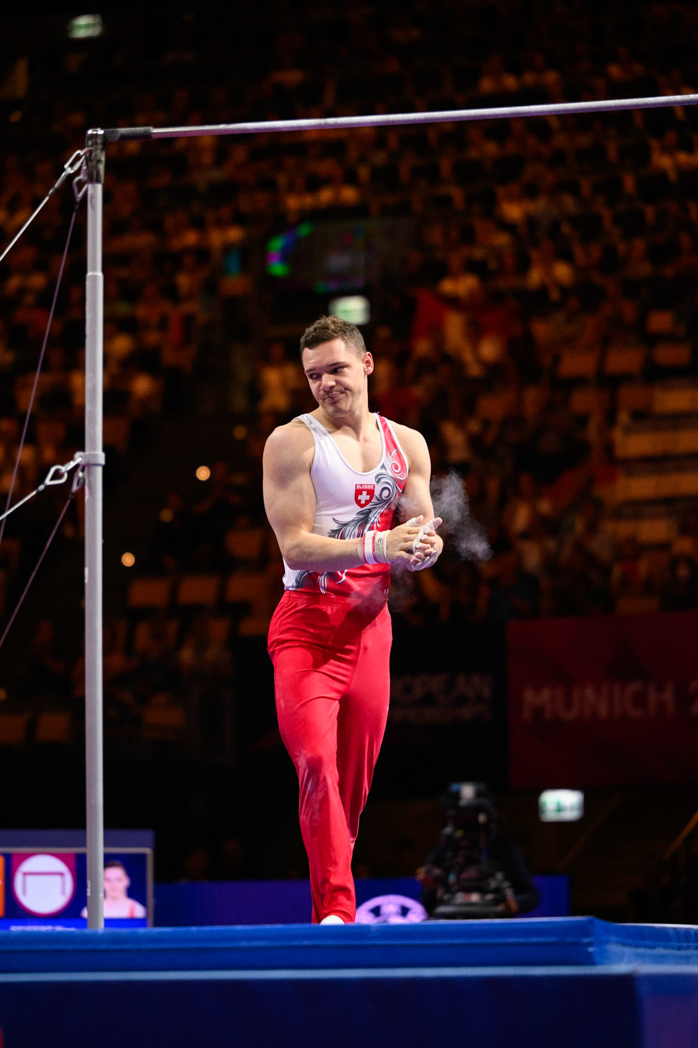 European Championships 2022, Apparatus Final, Horizontal BarDepicted: Noe SeifertPhoto taken in Munich, DEU on 2022-08-21Photo credits should read: Norman Seibert, CC BY-SA 4.0NIKON Z 9, NIKKOR Z 70-200mm f/2.8 VR S¹⁄₁₆₀₀ Sek. bei ƒ / 2,8File: DSC_9300 2.NEF