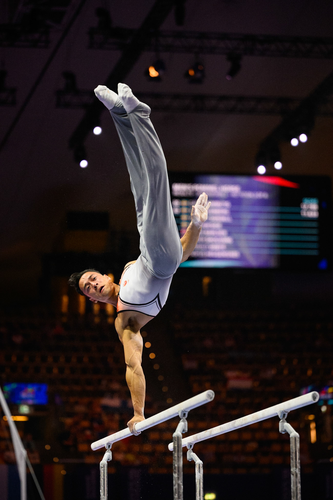 European Championships 2022, All-around Competition, Parallel BarsDepicted: Loran de MunckPhoto taken in Munich, DEU on 2022-08-18Photo credits should read: Norman Seibert, CC BY-SA 4.0NIKON Z 9, NIKKOR Z 70-200mm f/2.8 VR S¹⁄₁₆₀₀ Sek. bei ƒ / 2,8File: DSC_9665.NEF
