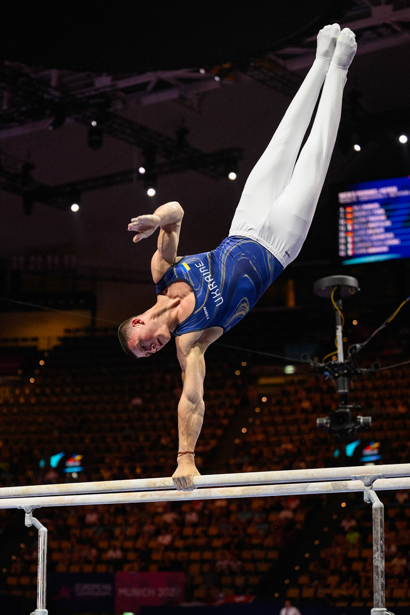European Championships 2022, All-around Competition, Parallel BarsDepicted: Illia KovtunPhoto taken in Munich, DEU on 2022-08-18Photo credits should read: Norman Seibert, CC BY-SA 4.0NIKON Z 9, NIKKOR Z 70-200mm f/2.8 VR S¹⁄₁₆₀₀ Sek. bei ƒ / 2,8File: DSC_6378.NEF