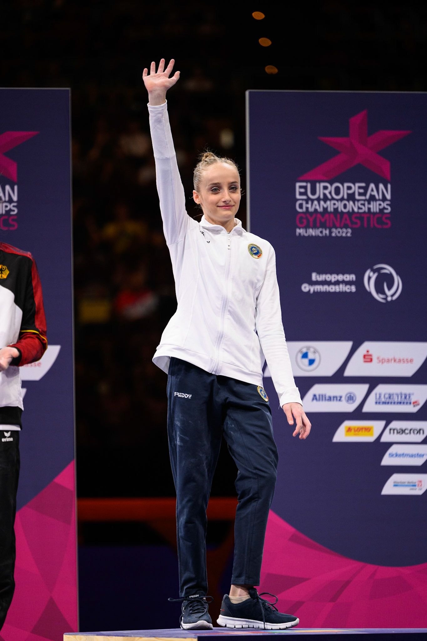 European Championships 2022, Apparatus Final, Victory CeremonyDepicted: Martina PierattiPhoto taken in Munich, DEU on 2022-08-14Photo credits should read: Norman Seibert, CC BY-SA 4.0NIKON Z 9, NIKKOR Z 70-200mm f/2.8 VR S¹⁄₆₄₀ Sek. bei ƒ / 2,8File: DSC_2279.NEF