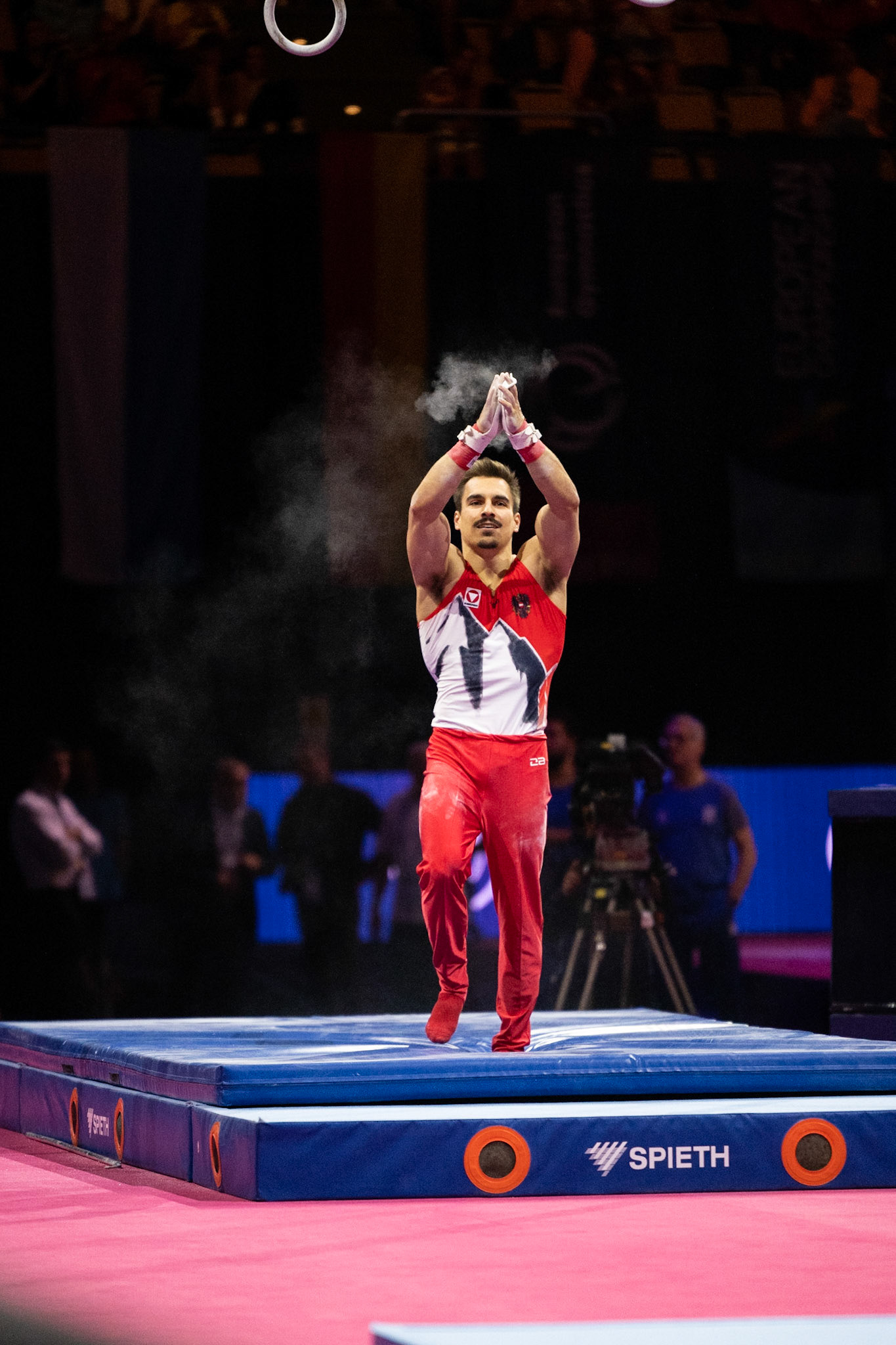 European Championships 2022, Apparatus Final, Still RingsDepicted: Vinzenz HöckPhoto taken in Munich, DEU on 2022-08-21Photo credits should read: Norman Seibert, CC BY-SA 4.0NIKON Z 9, NIKKOR Z 70-200mm f/2.8 VR S¹⁄₁₆₀₀ Sek. bei ƒ / 2,8File: DSC_3241.NEF