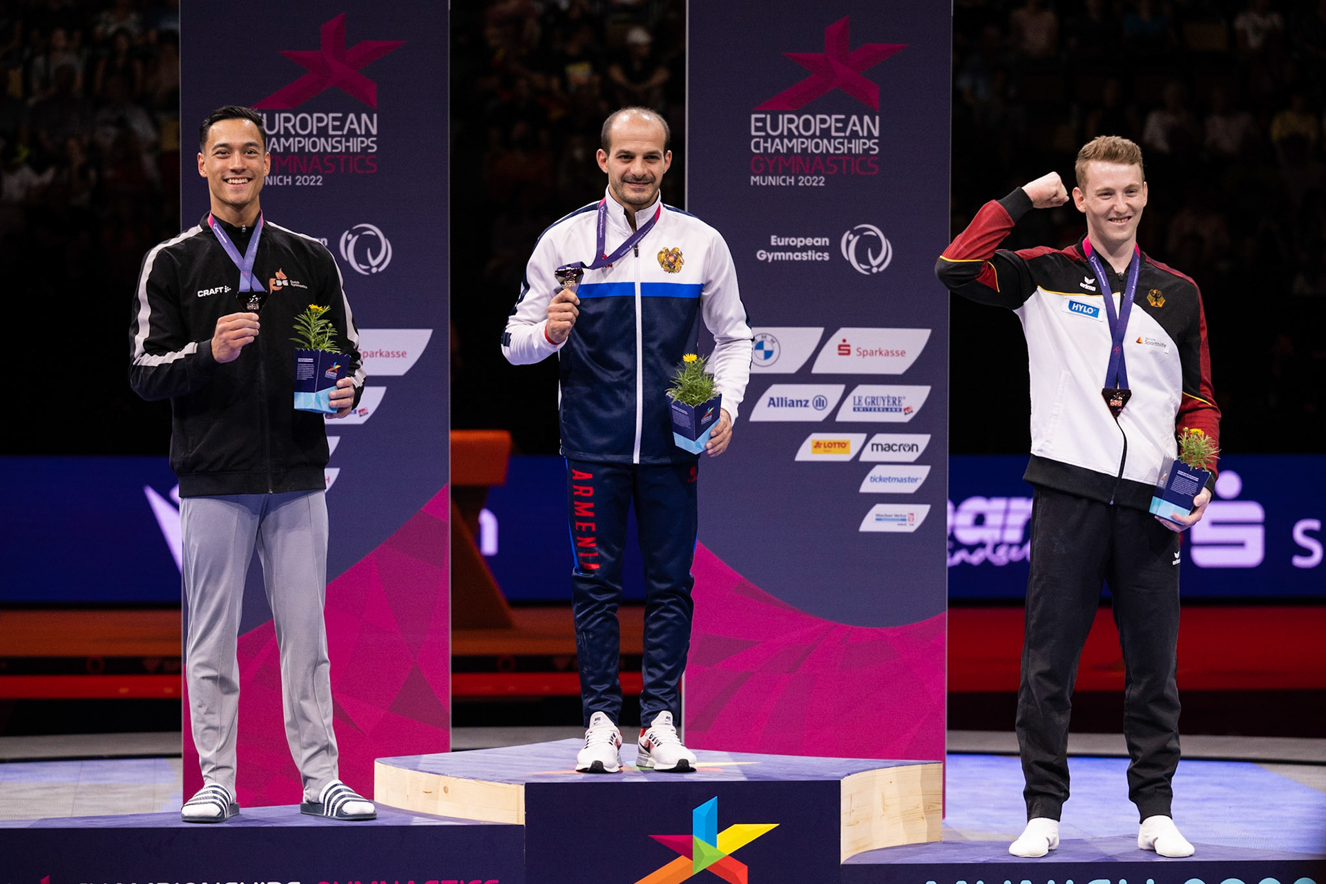 European Championships 2022, Apparatus Final, Pommel HorseDepicted: Harutyun Merdinyan, Loran de Munck, Nils DunkelPhoto taken in Munich, DEU on 2022-08-21Photo credits should read: Norman Seibert, CC BY-SA 4.0NIKON Z 9, NIKKOR Z 70-200mm f/2.8 VR S¹⁄₈₀₀ Sek. bei ƒ / 4,0File: DSC_1907.NEF