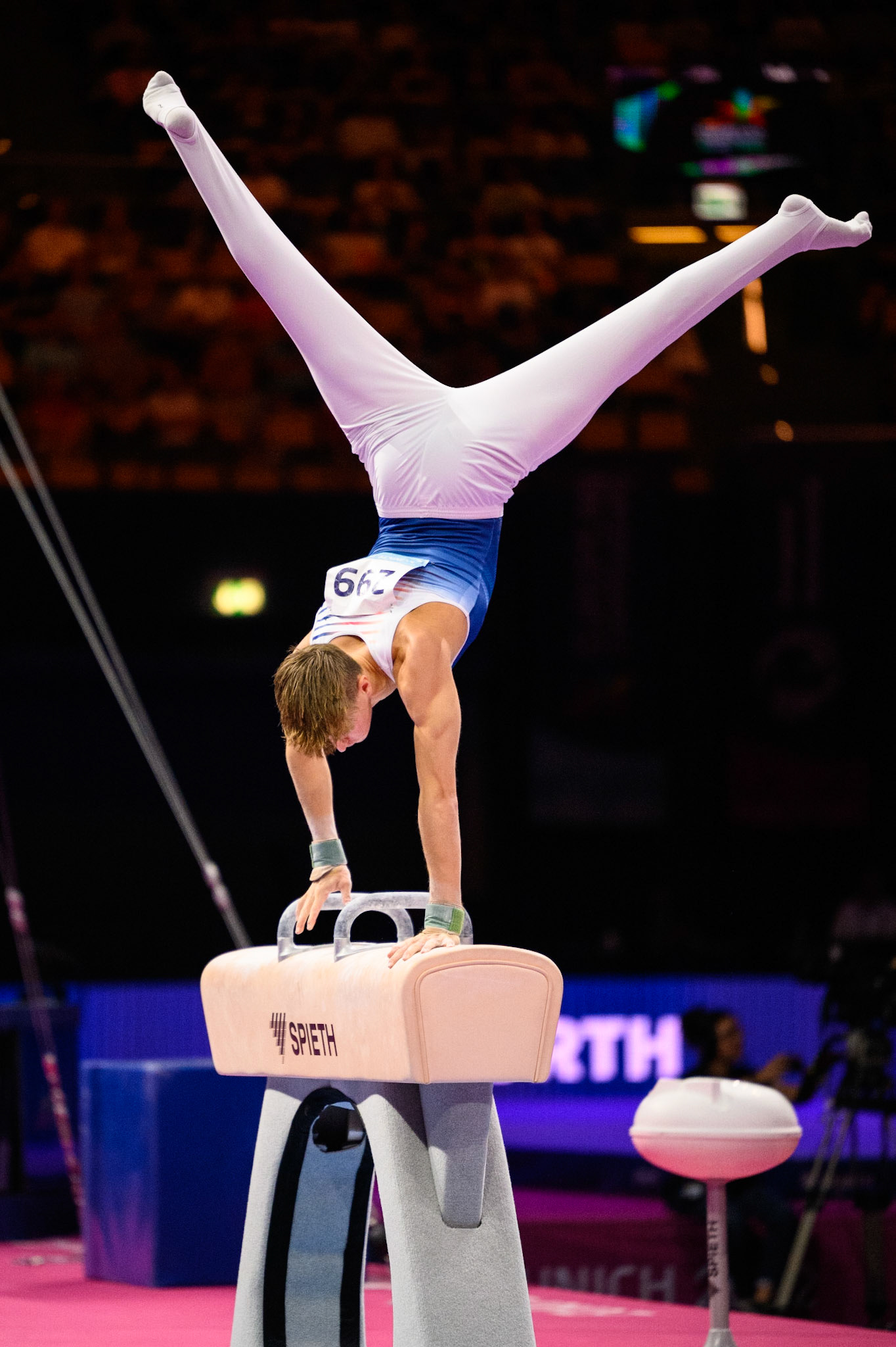 European Championships 2022, Apparatus Final, Pommel HorseDepicted: Benjamin OsbergerPhoto taken in Munich, DEU on 2022-08-21Photo credits should read: Norman Seibert, CC BY-SA 4.0NIKON Z 9, NIKKOR Z 70-200mm f/2.8 VR S¹⁄₁₆₀₀ Sek. bei ƒ / 2,8File: DSC_0896.NEF