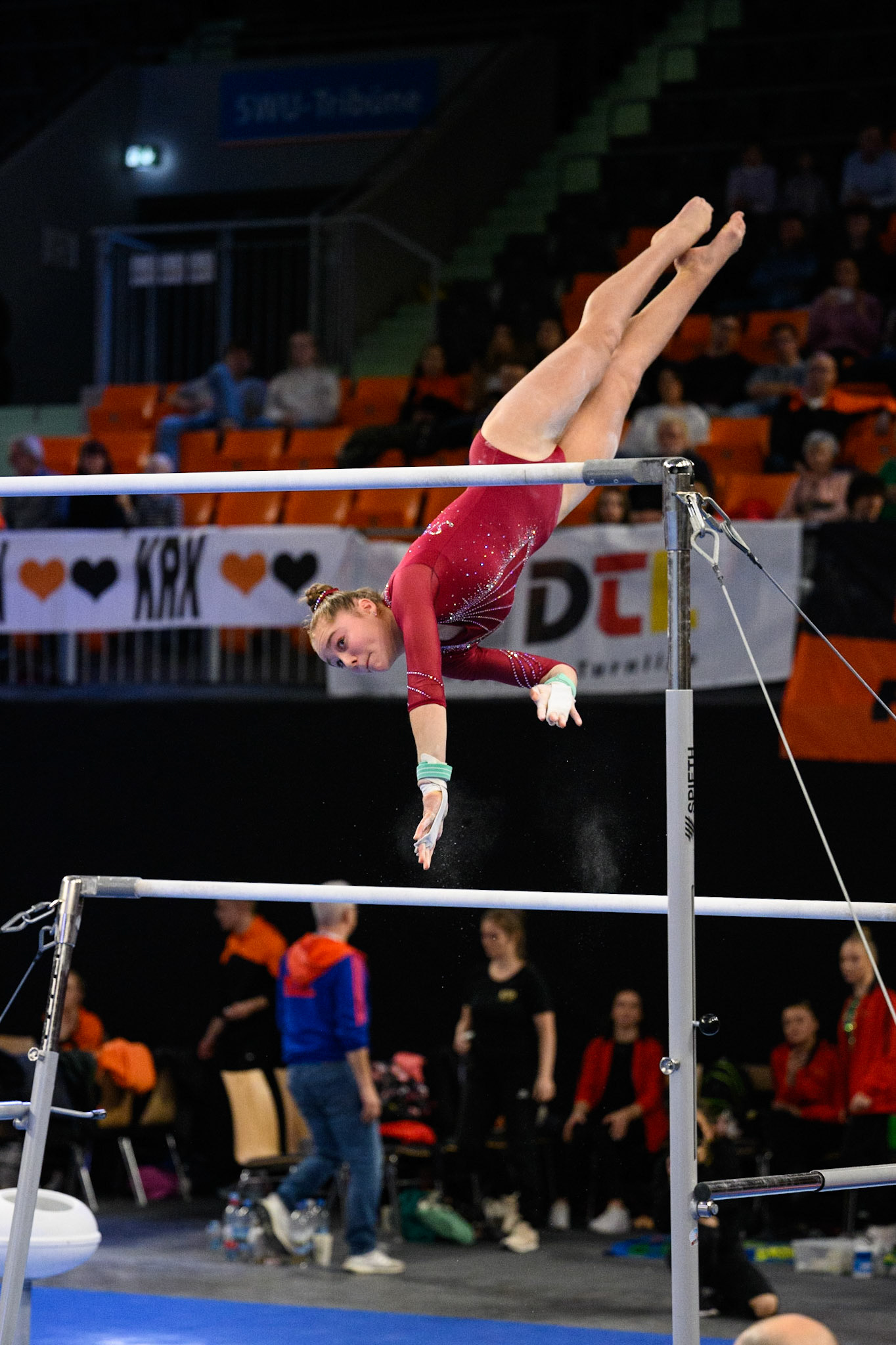 1. Bundesliga Kunstturnen: Finale Frauen, Competition, Uneven BarsDepicted: Meolie JauchPhoto taken in Neu-Ulm, DEU on 2022-12-3Photo credits should read: Norman Seibert, CC BY-SA 4.0NIKON Z 9, NIKKOR Z 70-200mm f/2.8 VR S¹⁄₁₂₅₀ Sek. bei ƒ / 2,8File: DSC_7209.NEF