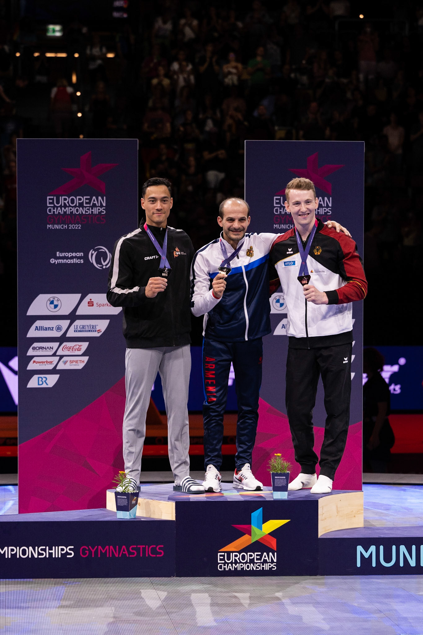 European Championships 2022, Apparatus Final, Pommel HorseDepicted: Nils Dunkel, Loran de Munck, Harutyun MerdinyanPhoto taken in Munich, DEU on 2022-08-21Photo credits should read: Norman Seibert, CC BY-SA 4.0NIKON Z 9, NIKKOR Z 70-200mm f/2.8 VR S¹⁄₈₀₀ Sek. bei ƒ / 4,0File: DSC_1960.NEF