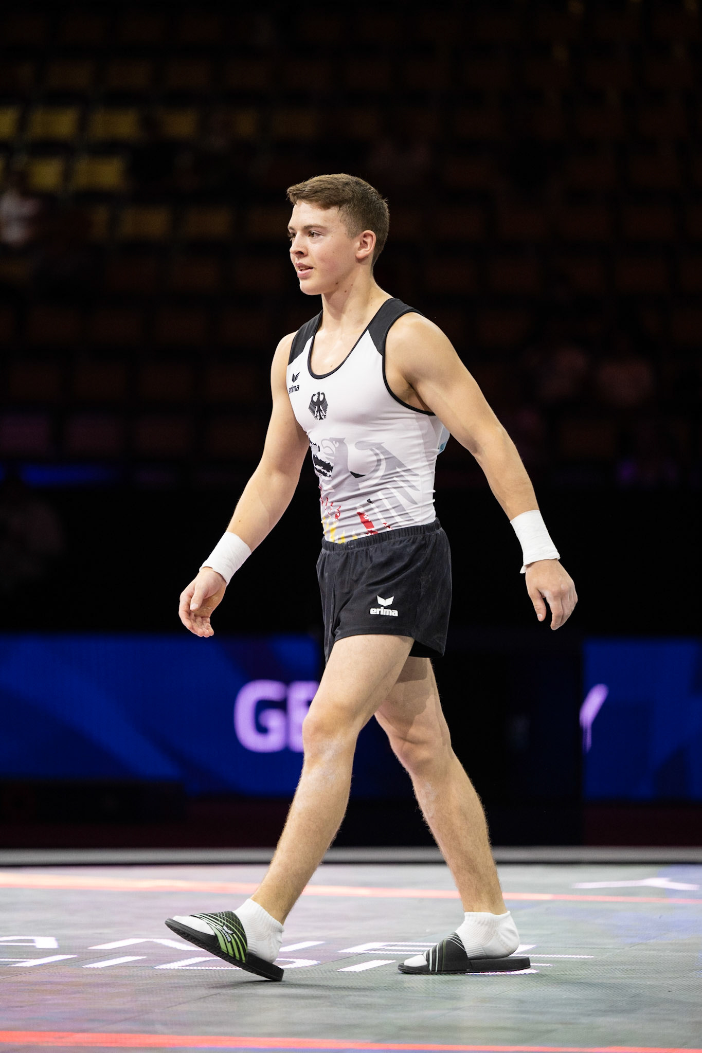 European Championships 2022, Apparatus Final, Presentation of AthletesDepicted: Daniel MousichidisPhoto taken in Munich, DEU on 2022-08-21Photo credits should read: Norman Seibert, CC BY-SA 4.0NIKON Z 9, NIKKOR Z 70-200mm f/2.8 VR S¹⁄₈₀₀ Sek. bei ƒ / 2,8File: DSC_6704.NEF