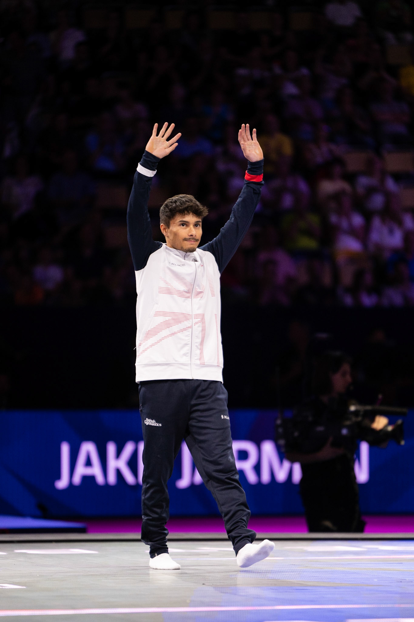 European Championships 2022, Apparatus Final, Presentation of AthletesDepicted: Jake JarmanPhoto taken in Munich, DEU on 2022-08-21Photo credits should read: Norman Seibert, CC BY-SA 4.0NIKON Z 9, NIKKOR Z 70-200mm f/2.8 VR S¹⁄₈₀₀ Sek. bei ƒ / 2,8File: DSC_7528.NEF