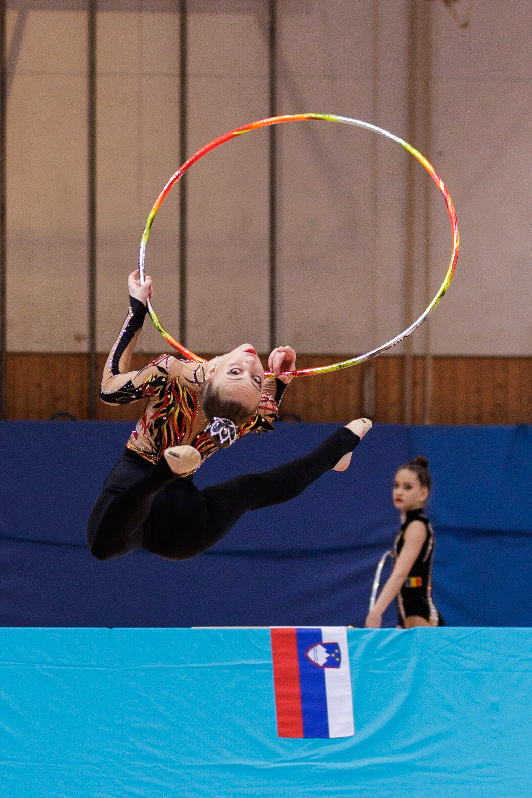 Gymnastik International, Team Competition Junior gymnasts, HoopDepicted: Olivia MaslovPhoto taken in Fellbach, DEU on 2023-03-04Photo credits should read: Norman SeibertCanon EOS R3, EF70-200mm f/2.8L IS II USM¹⁄₁₂₅₀ Sek. bei ƒ / 2,8File: _V7A0015.CR3