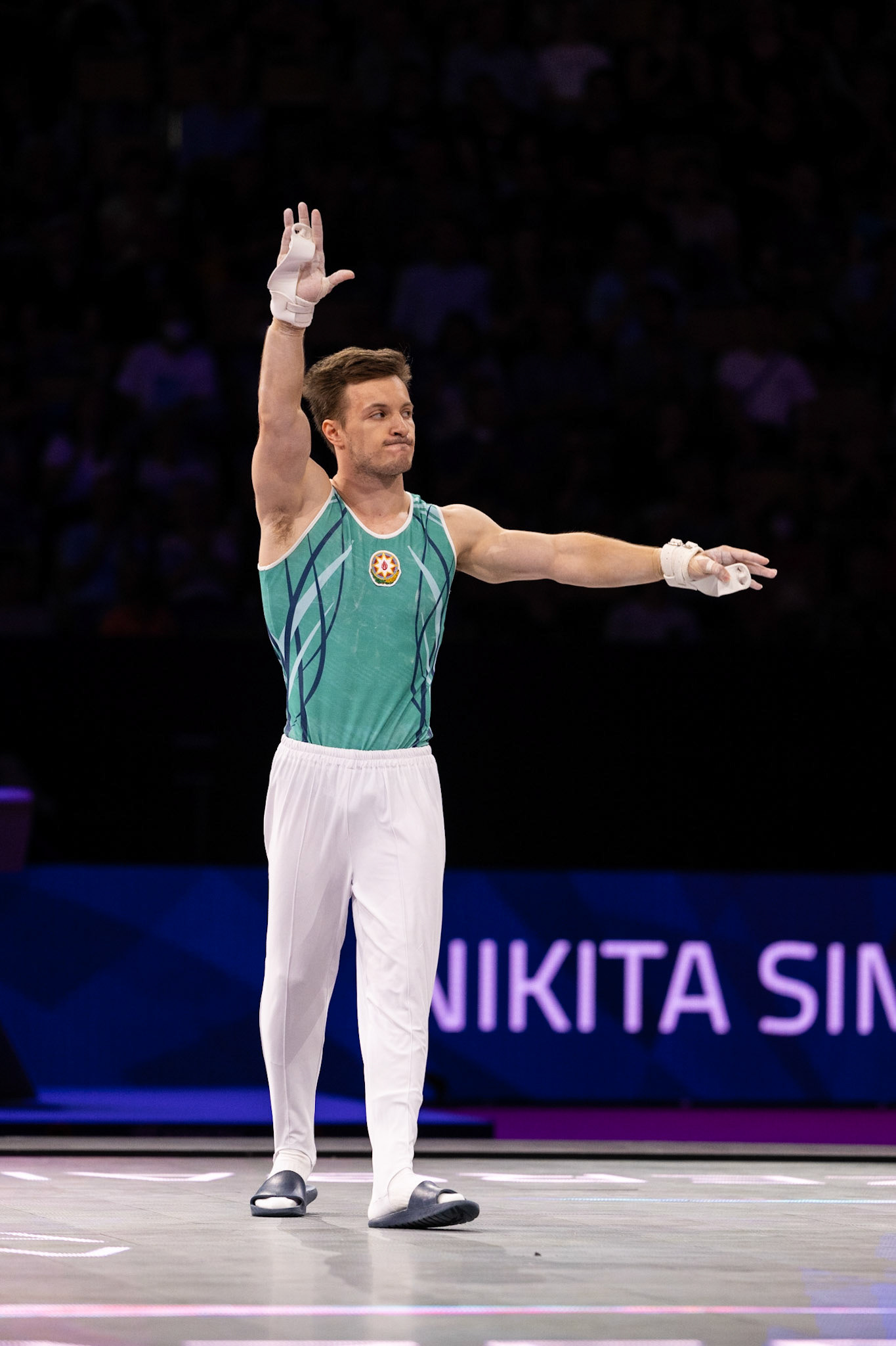 European Championships 2022, Apparatus Final, Presentation of AthletesDepicted: Nikita SimonovPhoto taken in Munich, DEU on 2022-08-21Photo credits should read: Norman Seibert, CC BY-SA 4.0NIKON Z 9, NIKKOR Z 70-200mm f/2.8 VR S¹⁄₈₀₀ Sek. bei ƒ / 4,0File: DSC_2033.NEF