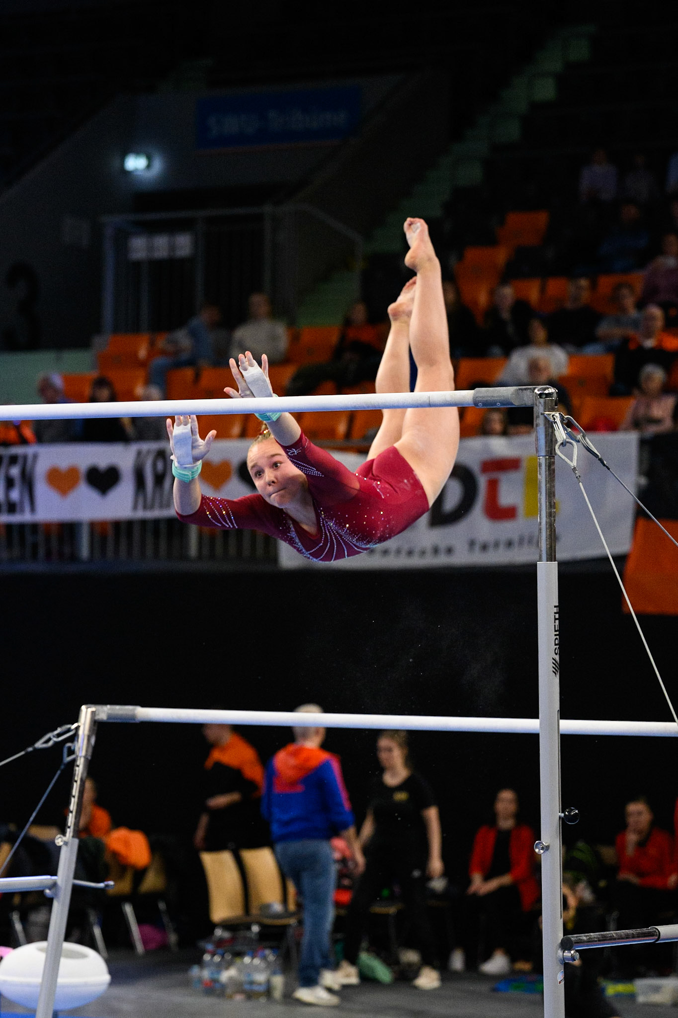 1. Bundesliga Kunstturnen: Finale Frauen, Competition, Uneven BarsDepicted: Meolie JauchPhoto taken in Neu-Ulm, DEU on 2022-12-3Photo credits should read: Norman Seibert, CC BY-SA 4.0NIKON Z 9, NIKKOR Z 70-200mm f/2.8 VR S¹⁄₁₂₅₀ Sek. bei ƒ / 2,8File: DSC_7211.NEF