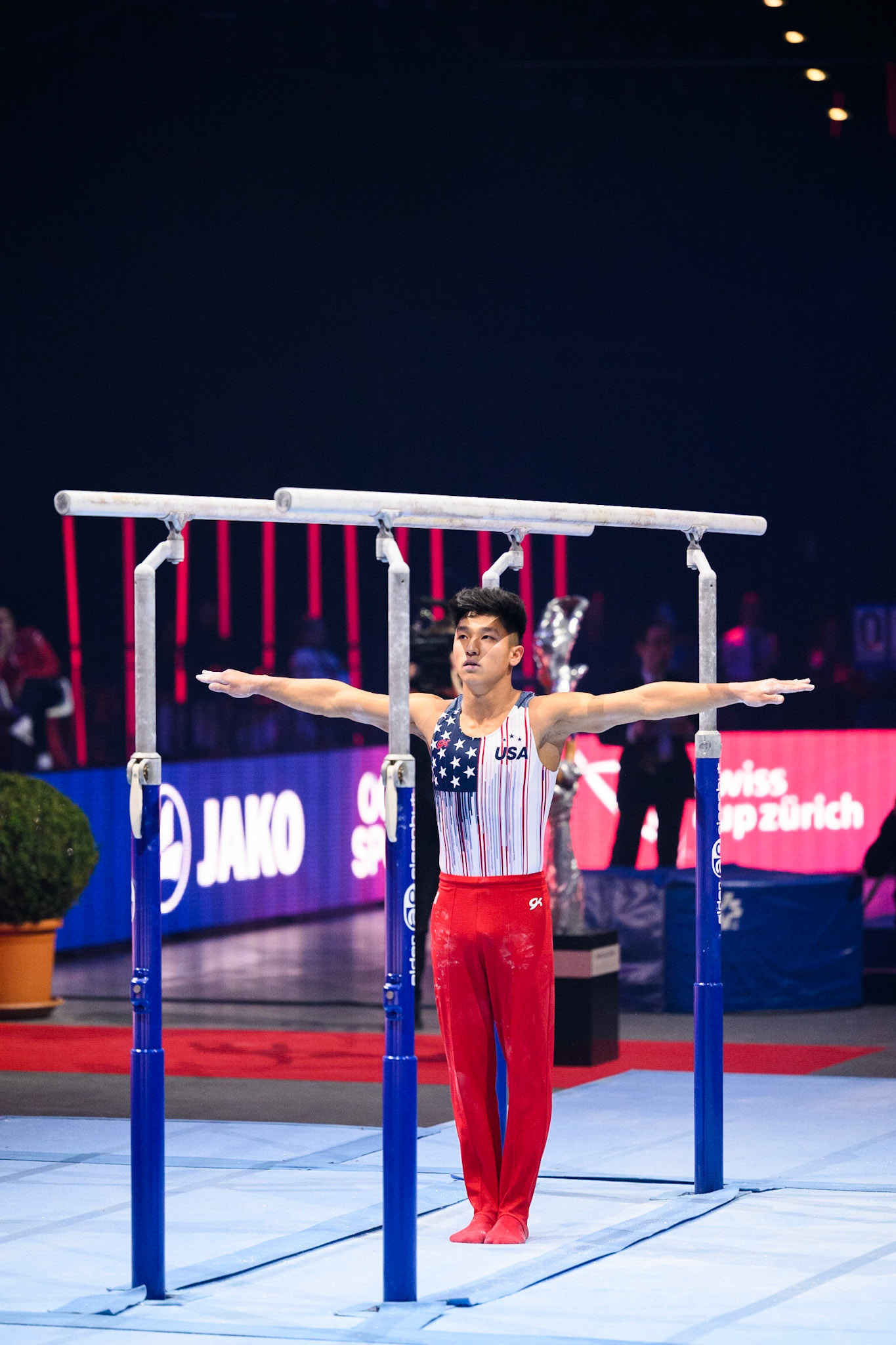 Swiss Cup Zurich 2022, Final, Parallel BarsDepicted: Yul MoldauerPhoto taken in Zurich, SUI on 2022-11-27Photo credits should read: Norman Seibert, CC BY-SA 4.0NIKON Z 9, NIKKOR Z 70-200mm f/2.8 VR S¹⁄₁₆₀₀ Sek. bei ƒ / 2,8File: DSC_2872.NEF