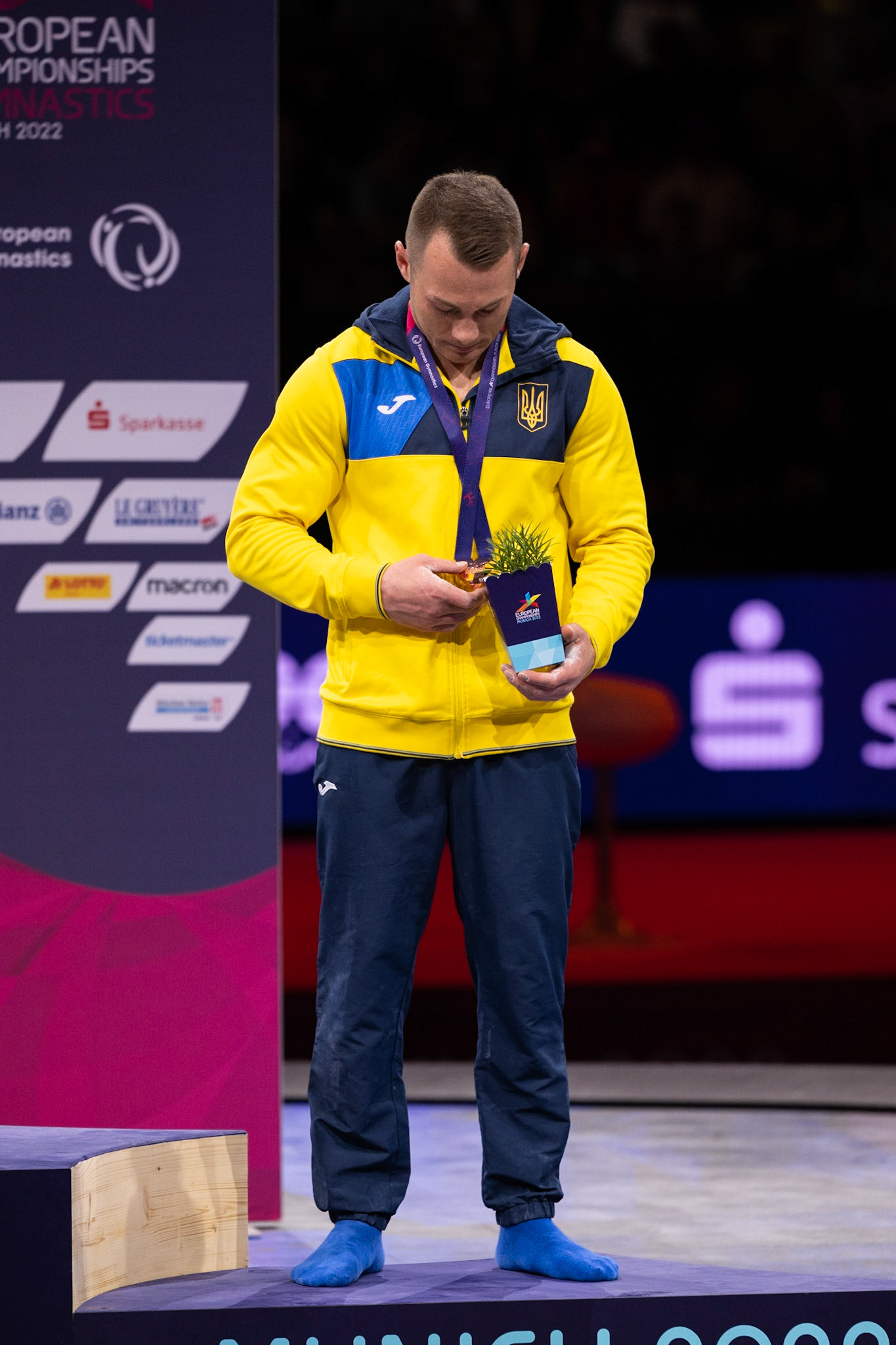 European Championships 2022, Apparatus Final, Victory CeremonyDepicted: Igor RadivilovPhoto taken in Munich, DEU on 2022-08-21Photo credits should read: Norman Seibert, CC BY-SA 4.0NIKON Z 9, NIKKOR Z 70-200mm f/2.8 VR S¹⁄₈₀₀ Sek. bei ƒ / 4,0File: DSC_4871.NEF