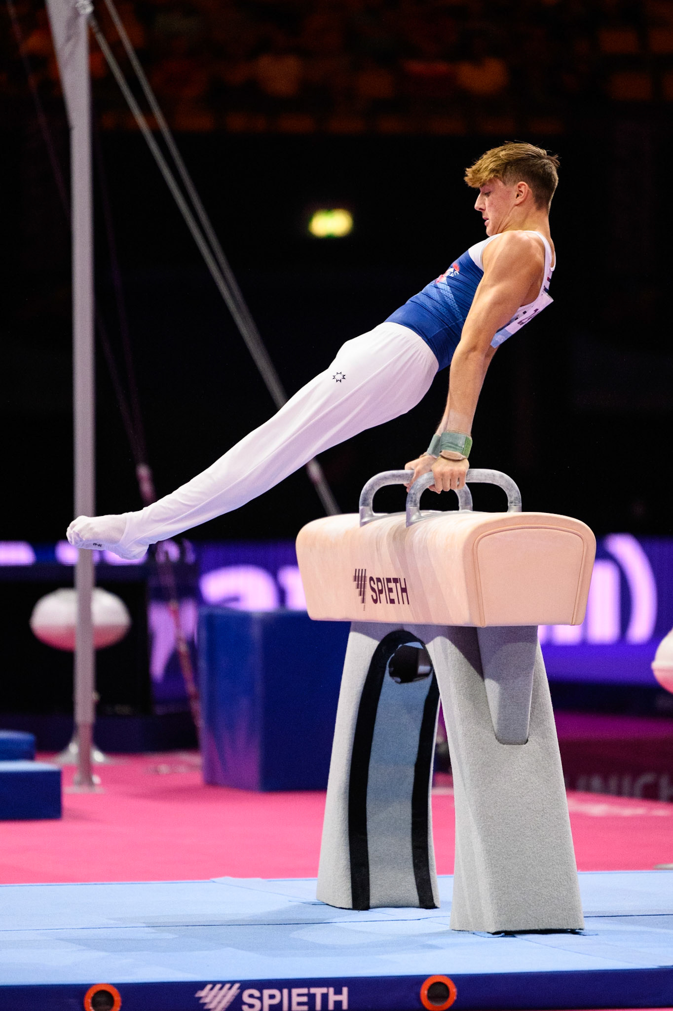European Championships 2022, Apparatus Final, Pommel HorseDepicted: Benjamin OsbergerPhoto taken in Munich, DEU on 2022-08-21Photo credits should read: Norman Seibert, CC BY-SA 4.0NIKON Z 9, NIKKOR Z 70-200mm f/2.8 VR S¹⁄₁₆₀₀ Sek. bei ƒ / 2,8File: DSC_0676.NEF