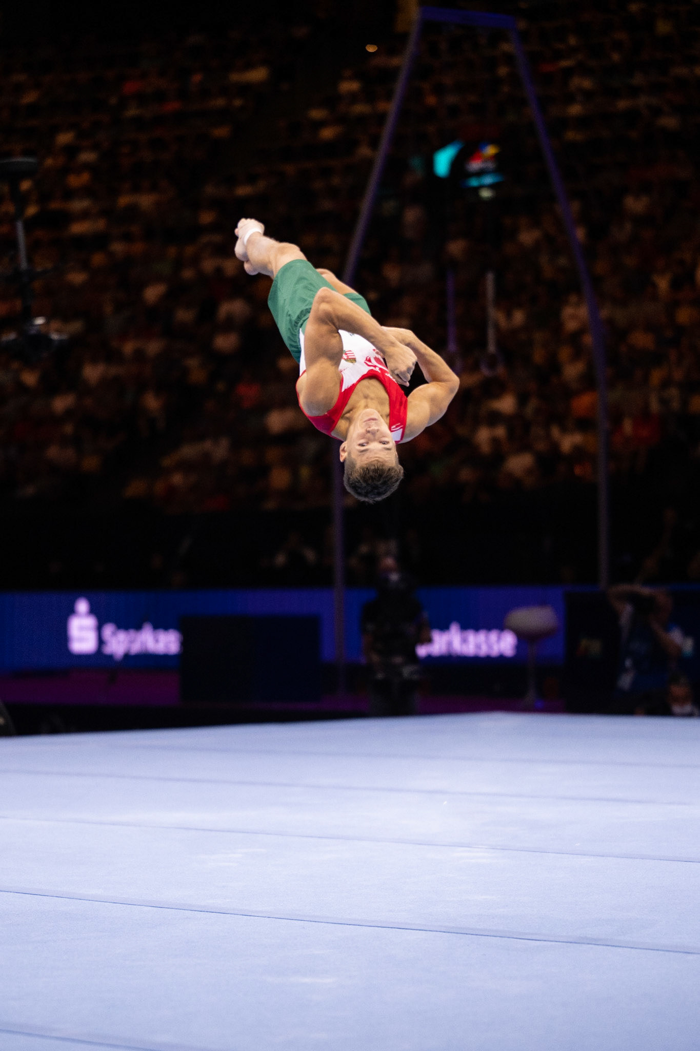 European Championships 2022, Apparatus Final, Floor ExerciseDepicted: Krisztofer MészárosPhoto taken in Munich, DEU on 2022-08-21Photo credits should read: Norman Seibert, CC BY-SA 4.0NIKON Z 9, NIKKOR Z 70-200mm f/2.8 VR S¹⁄₁₆₀₀ Sek. bei ƒ / 2,8File: DSC_7646.NEF