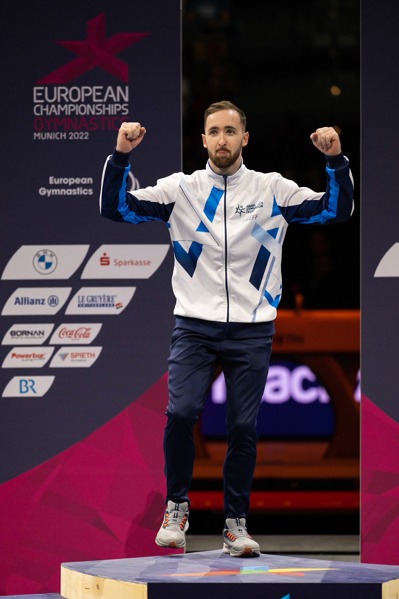 European Championships 2022, Apparatus Final, Victory CeremonyDepicted: Artem DolgopyatPhoto taken in Munich, DEU on 2022-08-21Photo credits should read: Norman Seibert, CC BY-SA 4.0NIKON Z 9, NIKKOR Z 70-200mm f/2.8 VR S¹⁄₈₀₀ Sek. bei ƒ / 4,0File: DSC_9413.NEF