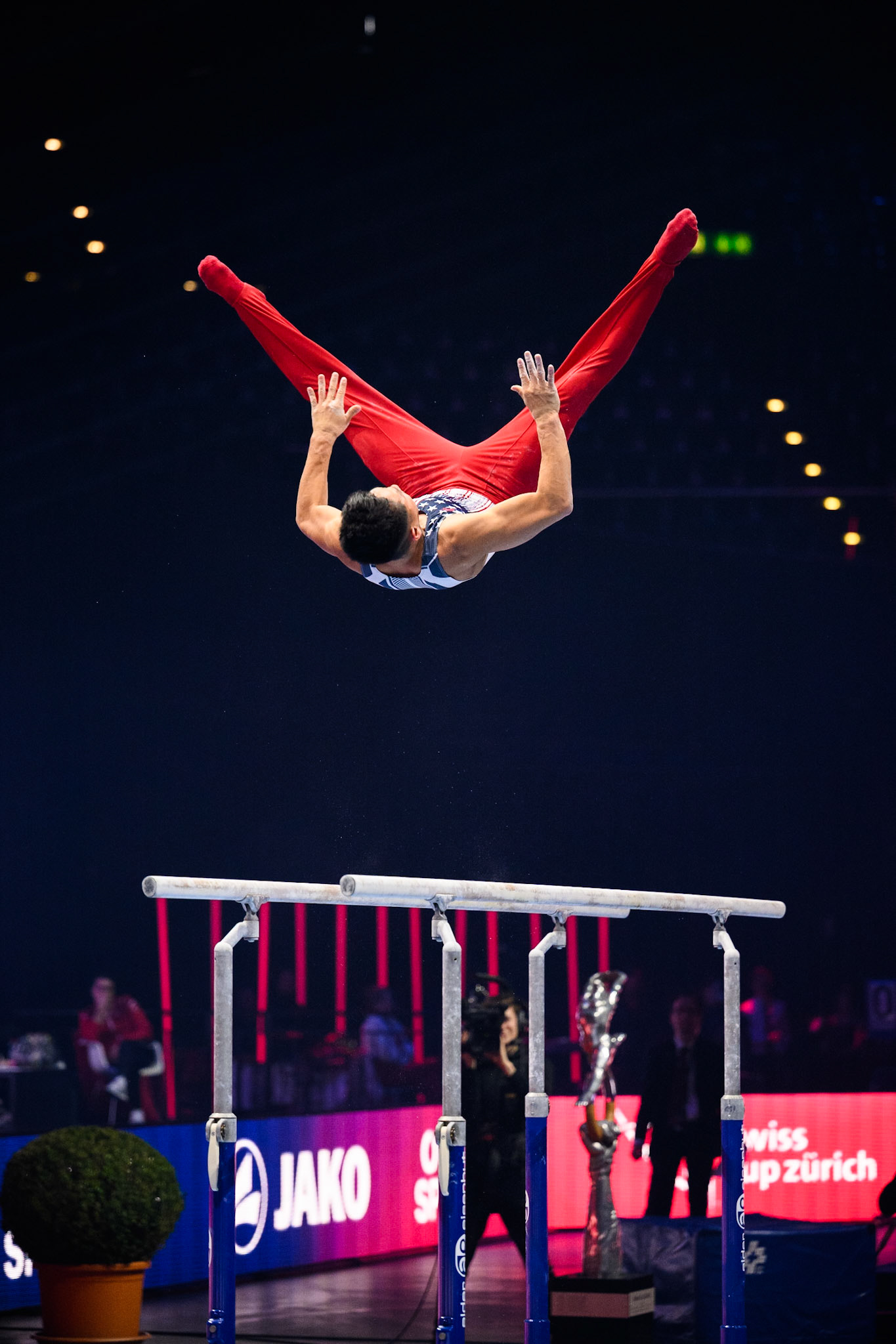 Swiss Cup Zurich 2022, Final, Parallel BarsDepicted: Yul MoldauerPhoto taken in Zurich, SUI on 2022-11-27Photo credits should read: Norman Seibert, CC BY-SA 4.0NIKON Z 9, NIKKOR Z 70-200mm f/2.8 VR S¹⁄₁₆₀₀ Sek. bei ƒ / 2,8File: DSC_2902.NEF