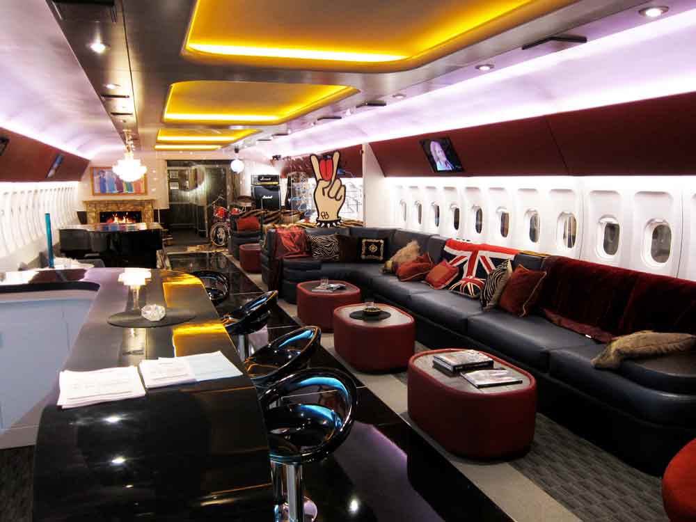 ROCKSTAR'S PRIVATE JET