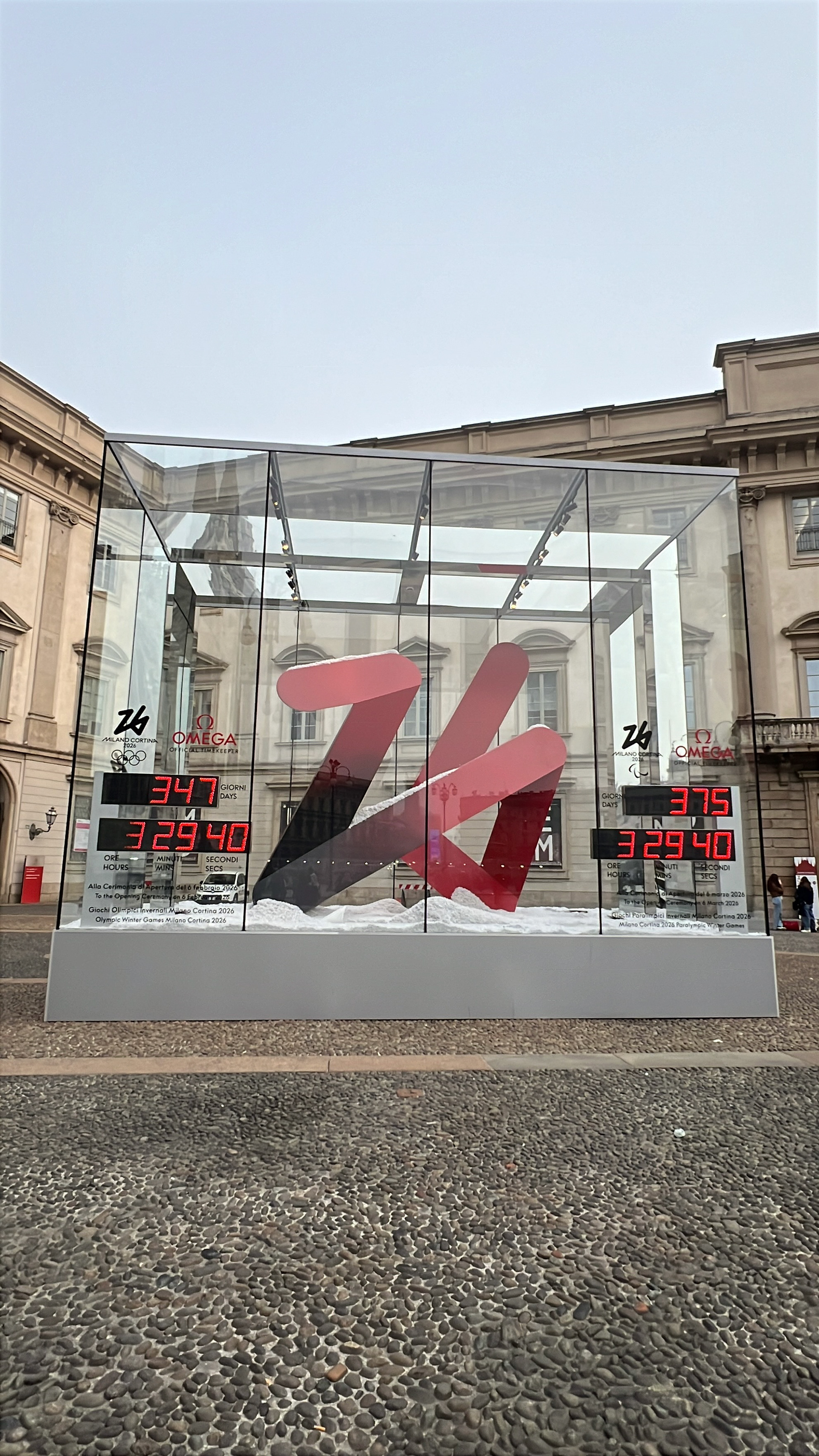 Olympic countdown in front of Palazzo Reale di Milano