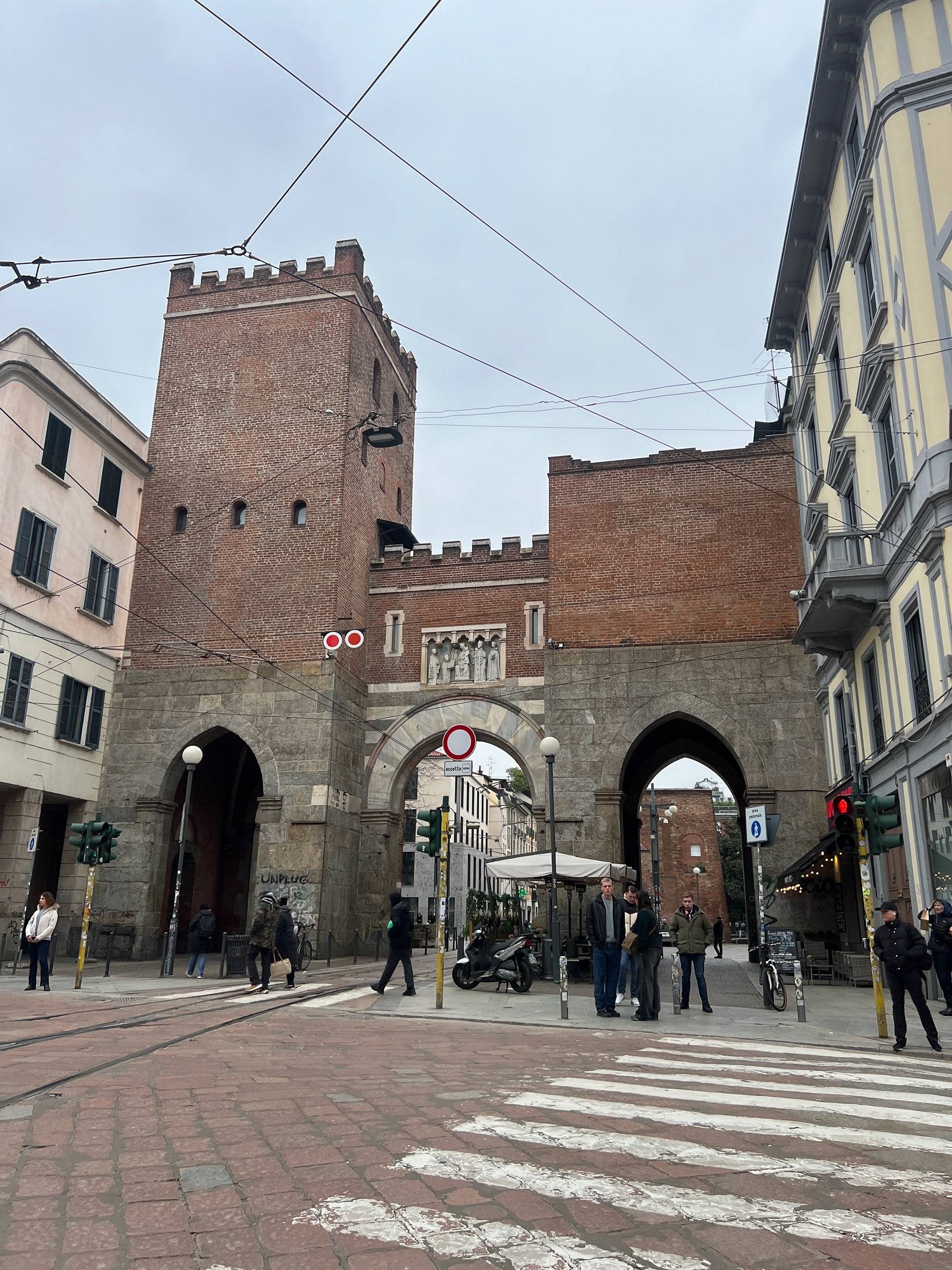 On the way to the Duomo we pass Porta Ticinese Medievale. This is one of the three remaining medieval gates of Milan.