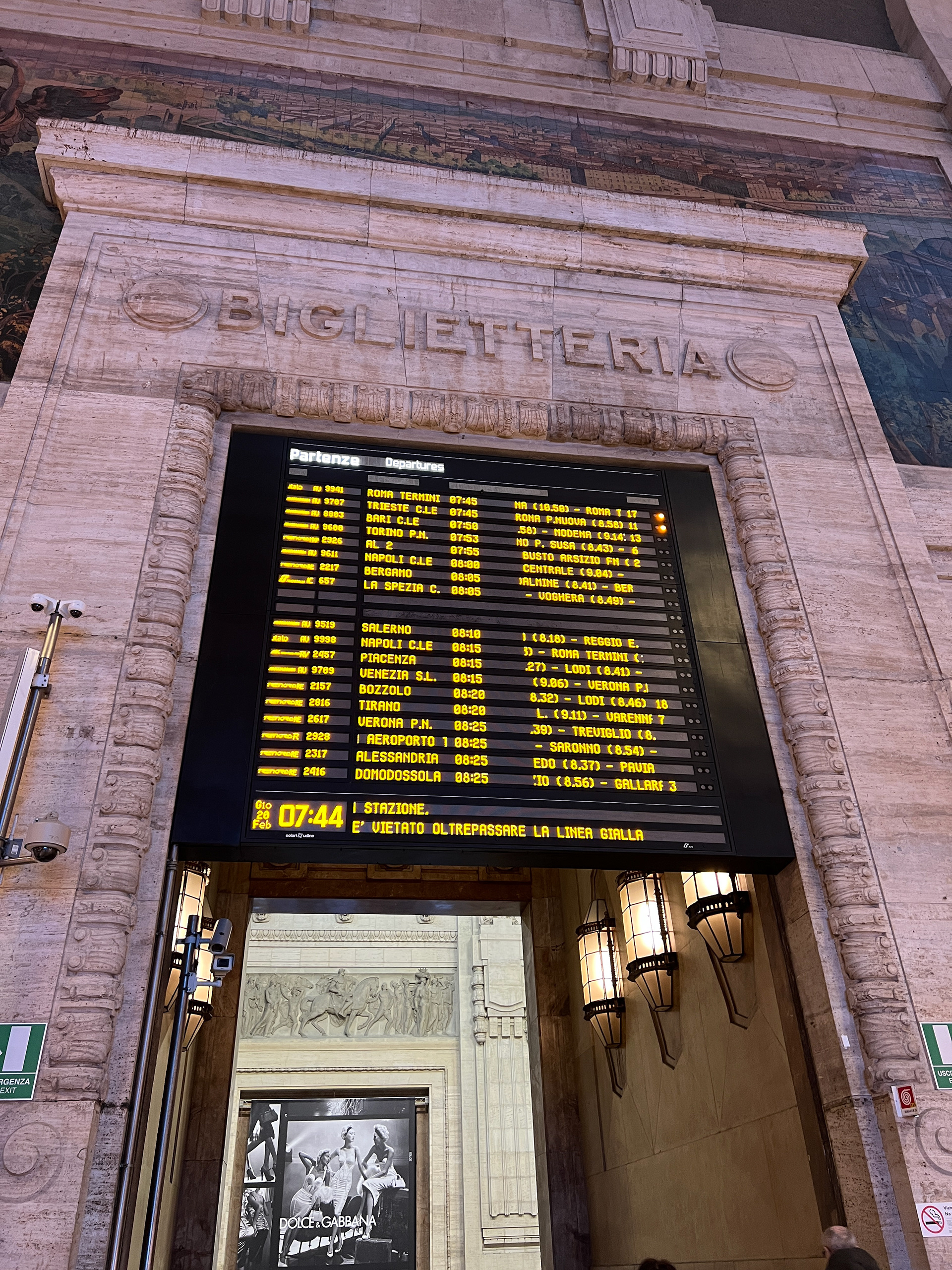 The platform display board in Milano Centrale