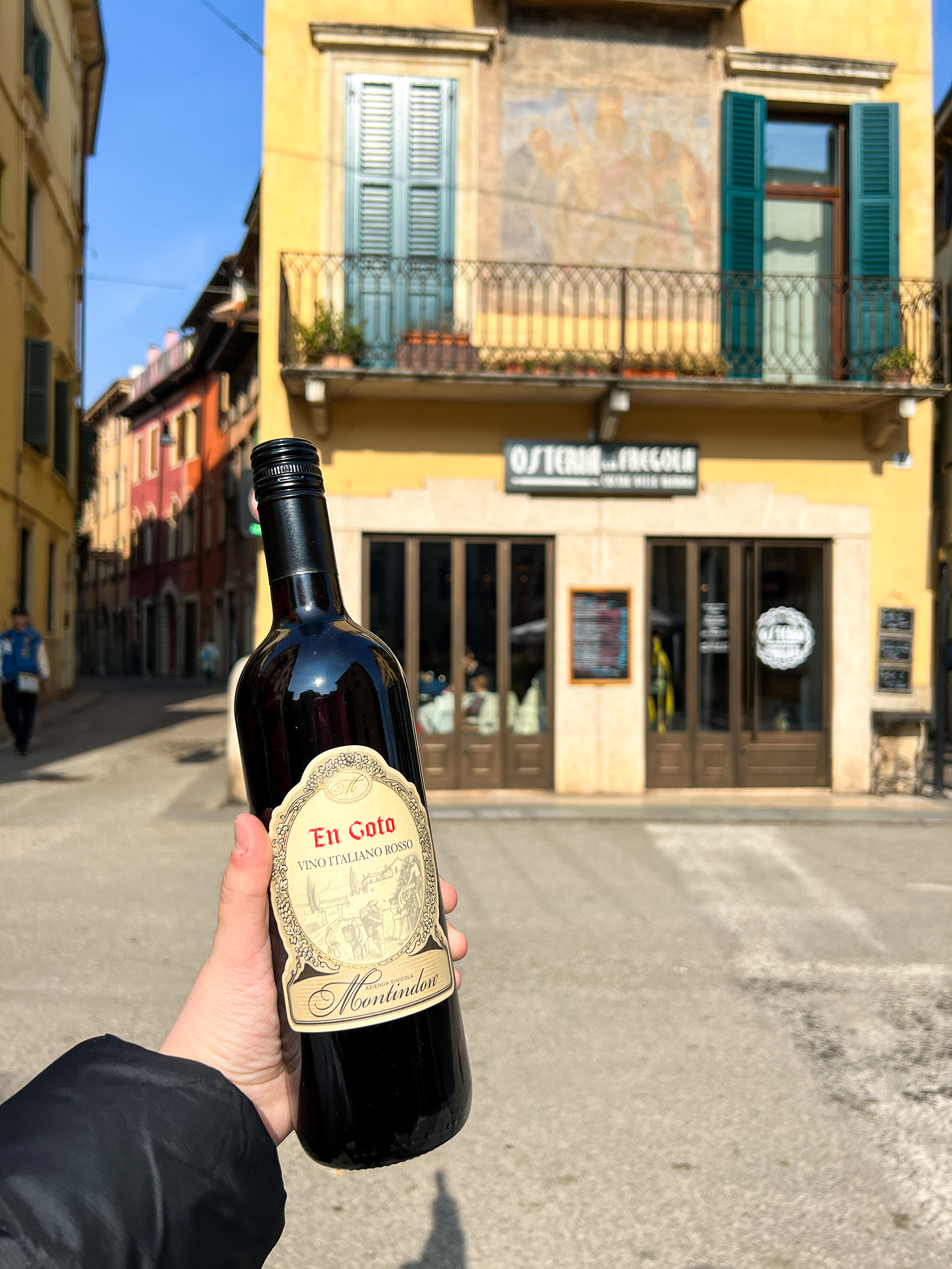Red wine from Osteria La Fregola