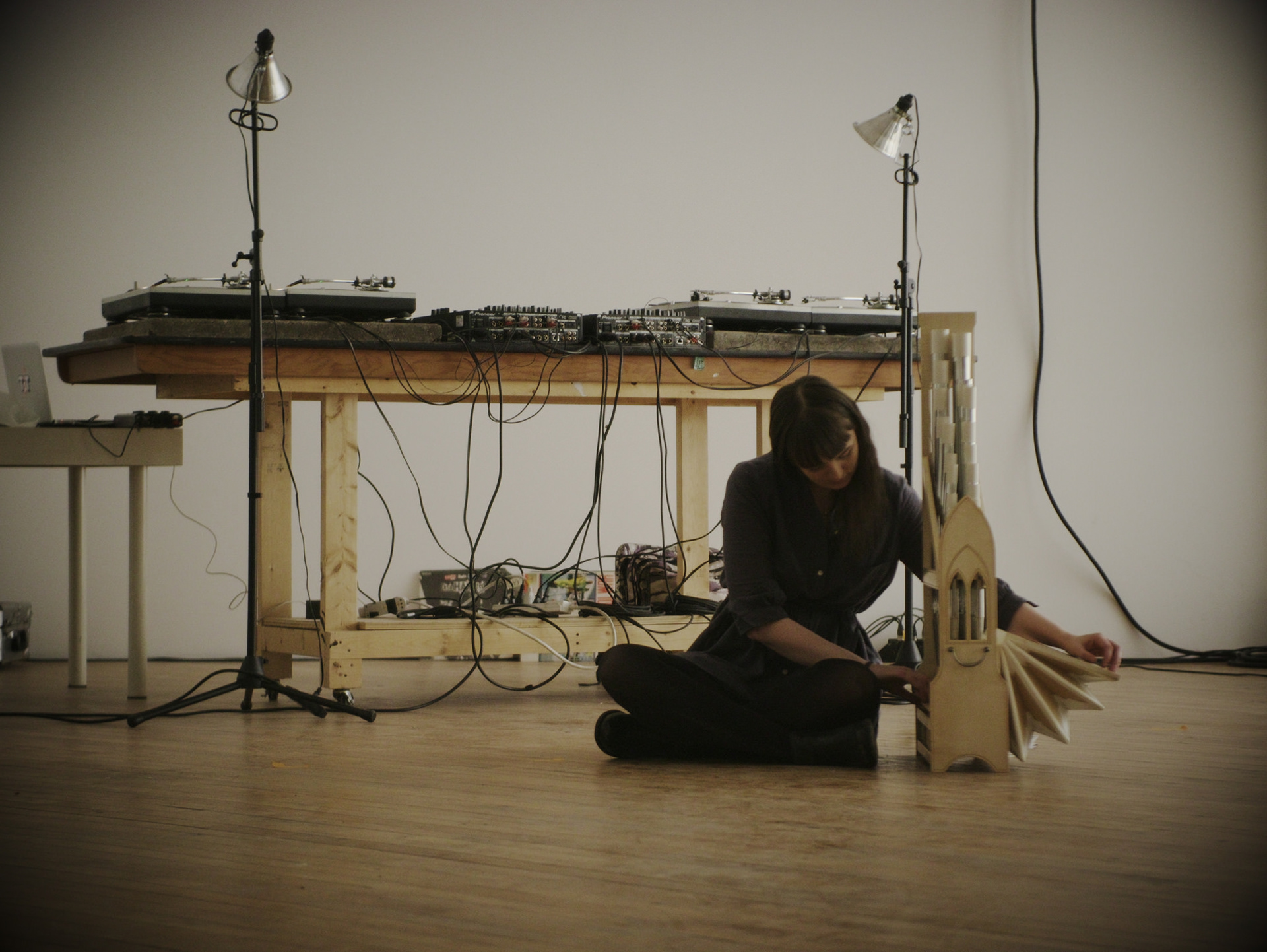 Katelyn Clark, portative organ