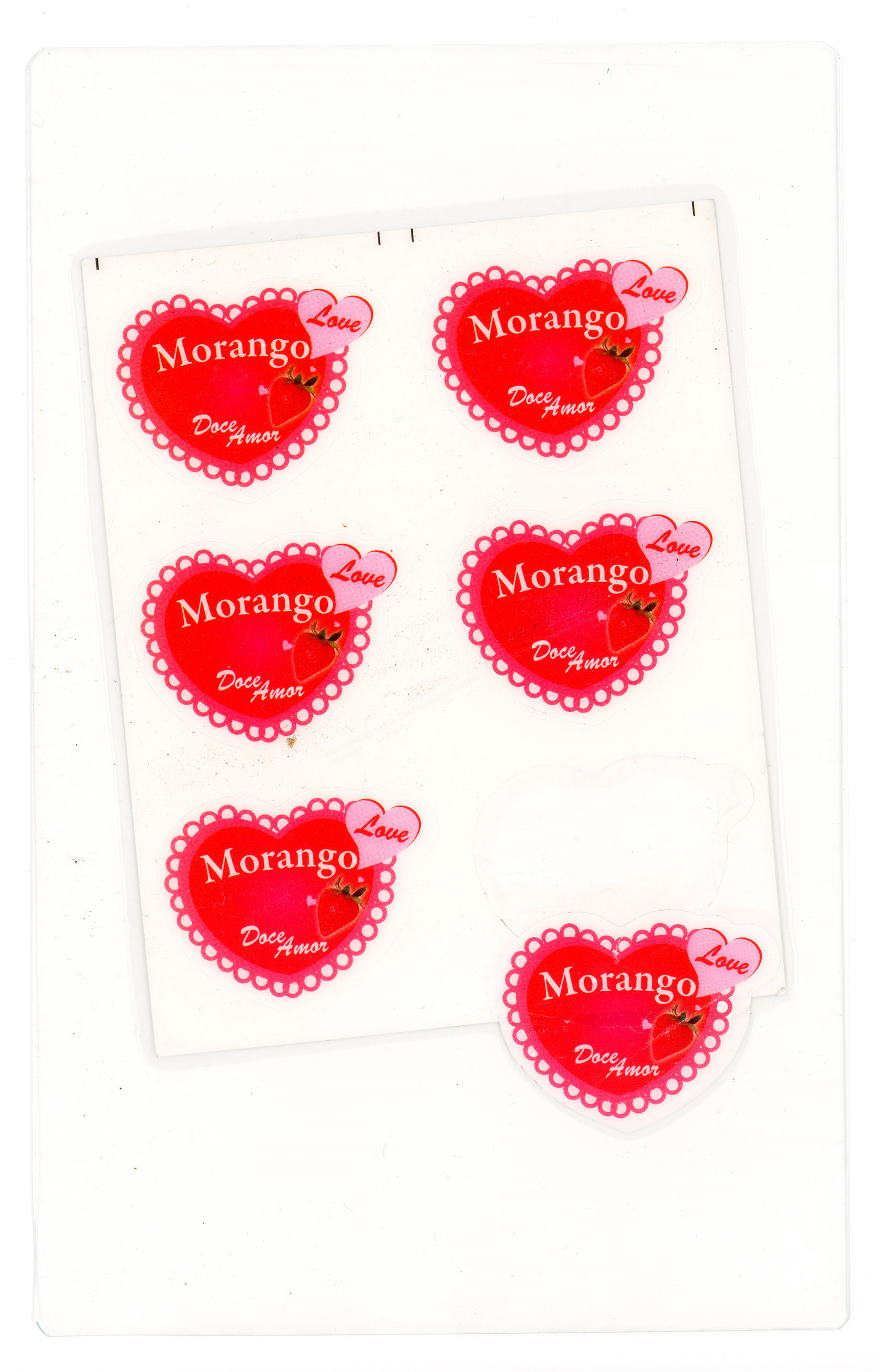 Tulio Costa. Doce Amor, 2023, cartela de adesivos e adesivos selados em poliéster, 19 x 12 cm (TC257)