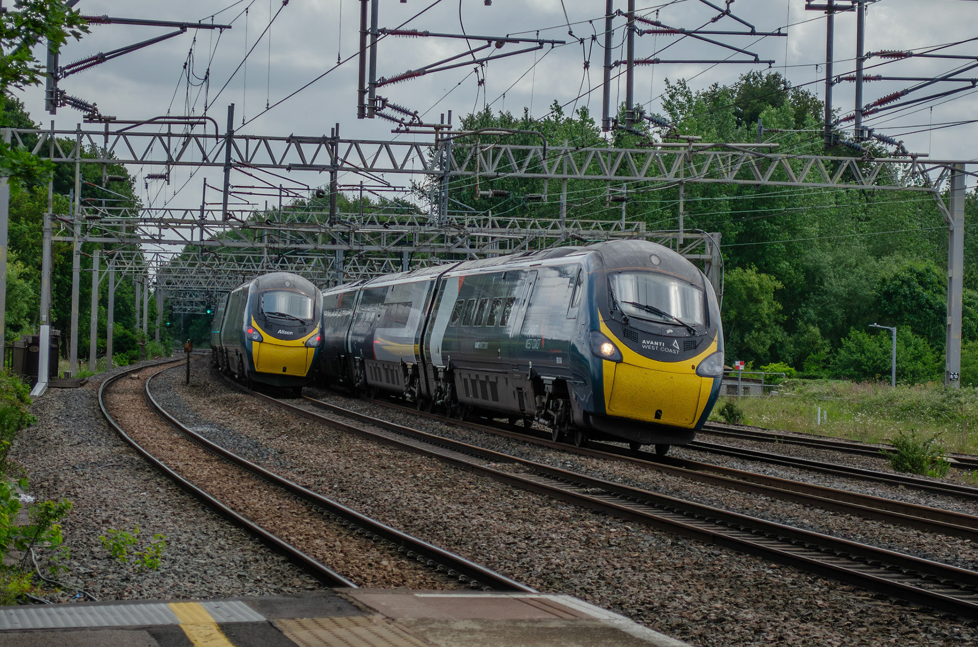 Two 125mph Pendolino services pass each other