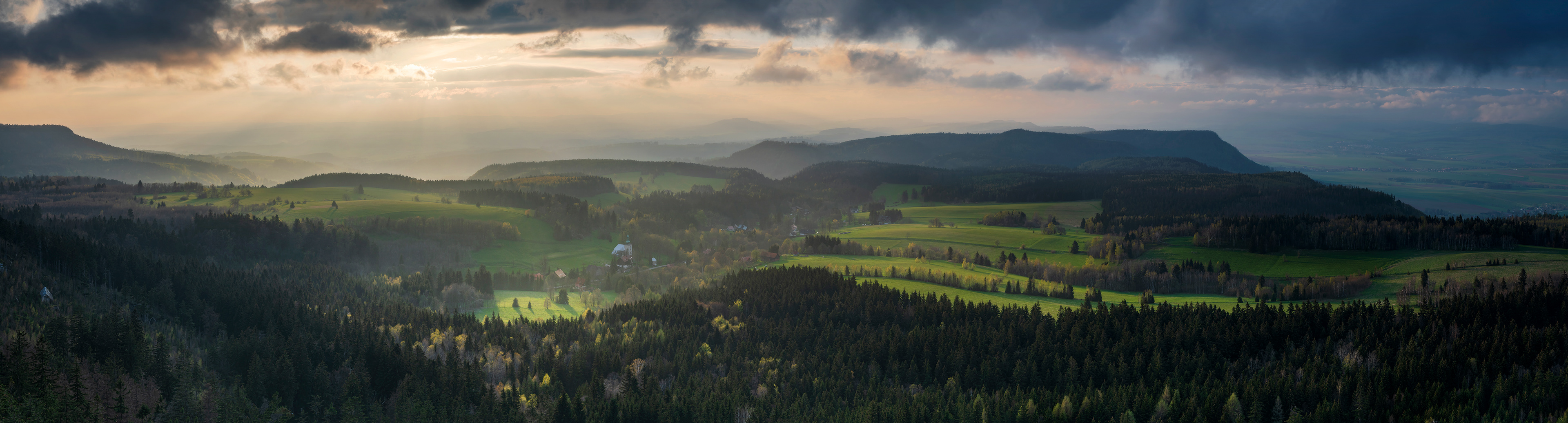 Panorama ze Szczelińca Wielkiego, Góry Stołowe