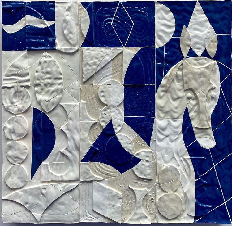 Le chevalier, 2020, 90x100cm, faïence et bois ©J-C Lett Courtoisie Double V Gallery