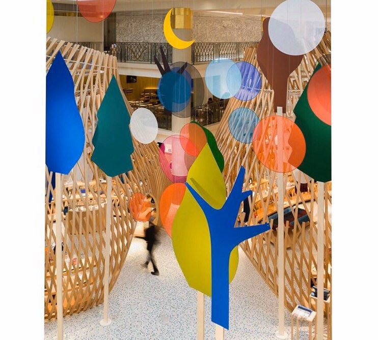 La forêt lunaire Scénographie pour l'intérieur du magasin Hermès, 17 rue de Sèvres, Paris 18 Novembre 2019 - 11 Janvier 2020. Photographie © Mika Inoue