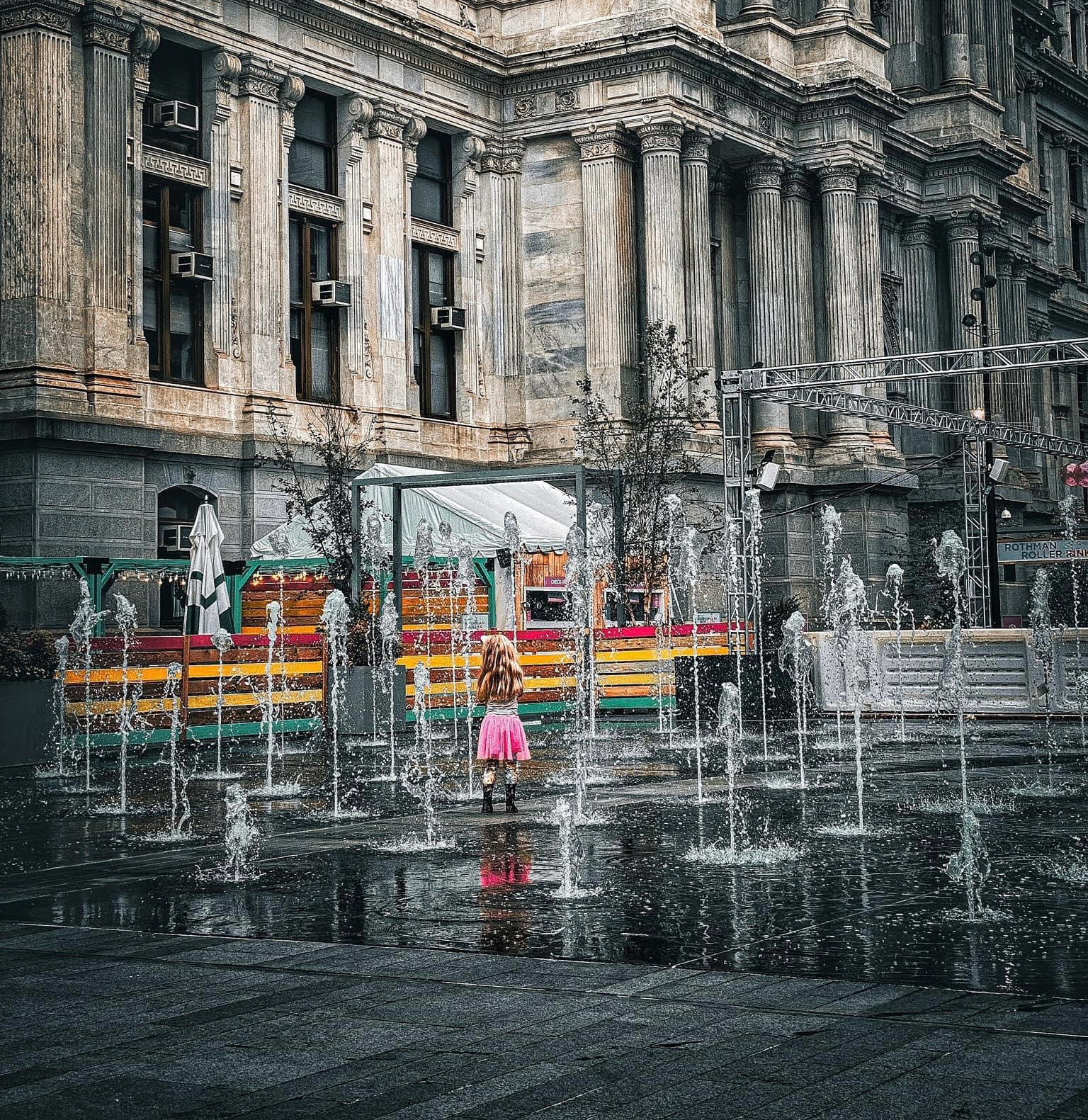 Girl in the fountain