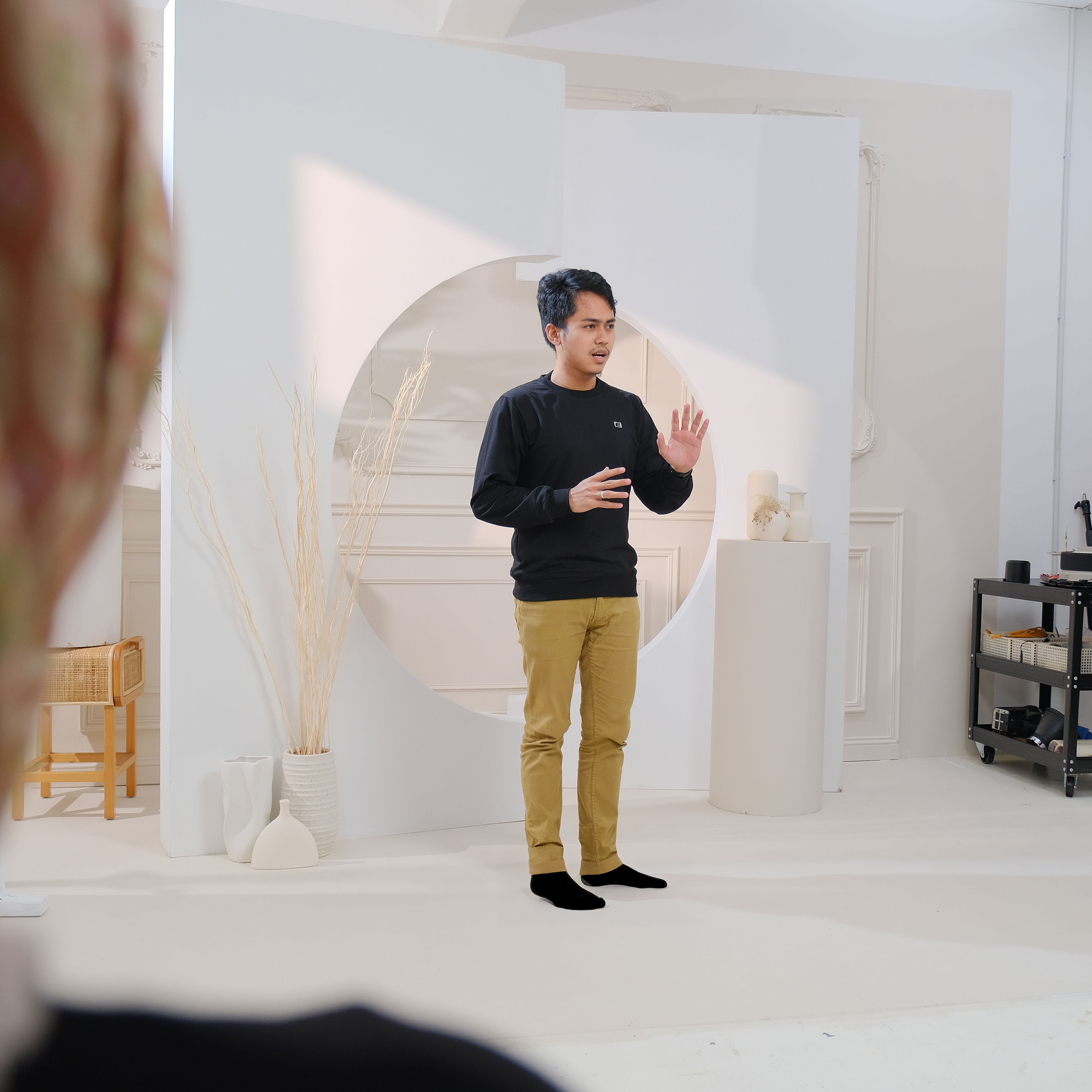Make Fashion Video in Studio Setup (Qamastudio)