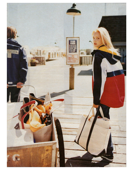 90'S EDITORIAL-DESIGNED FLAG PULLOVER