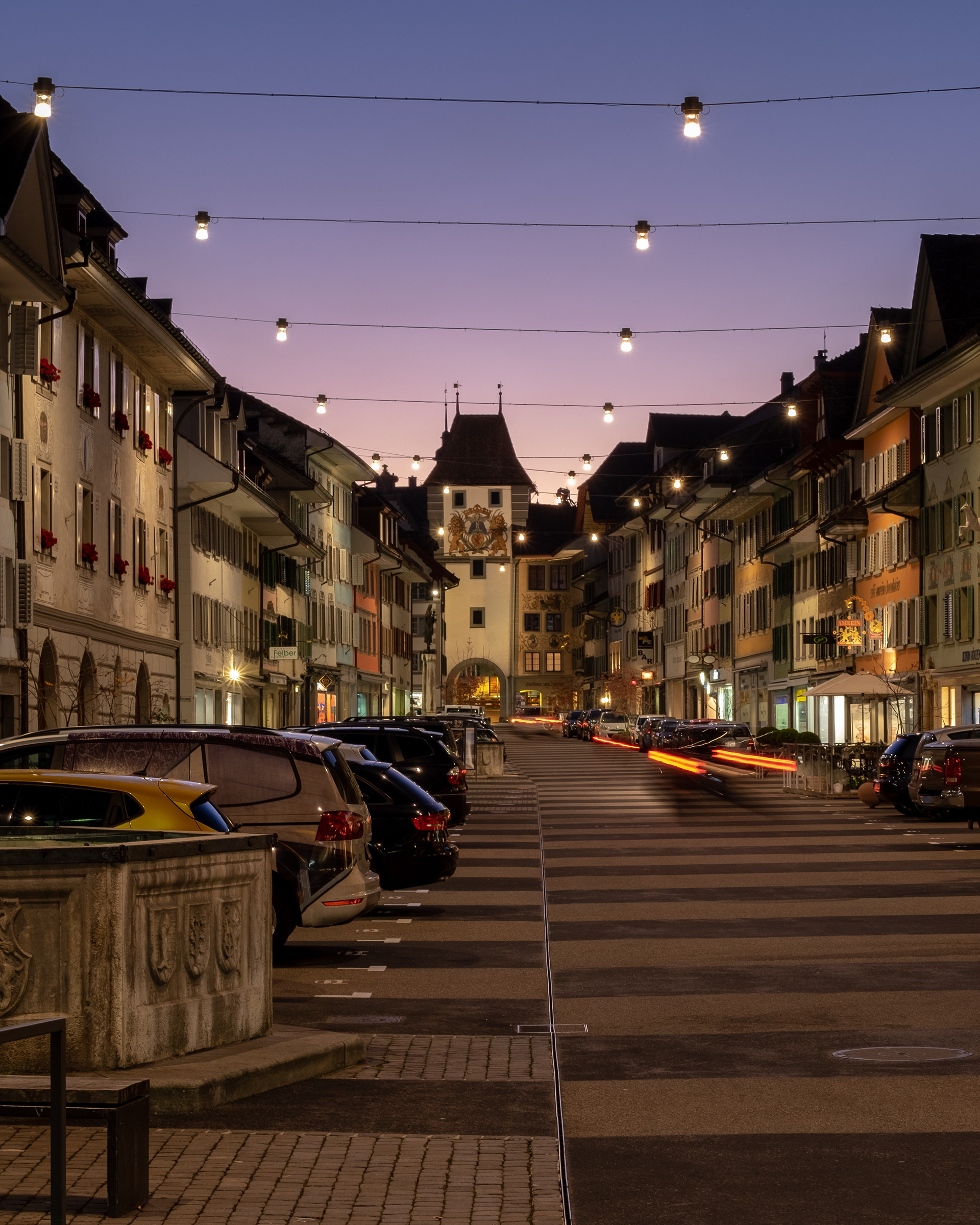 Foto: Strassenansicht im Abendlicht