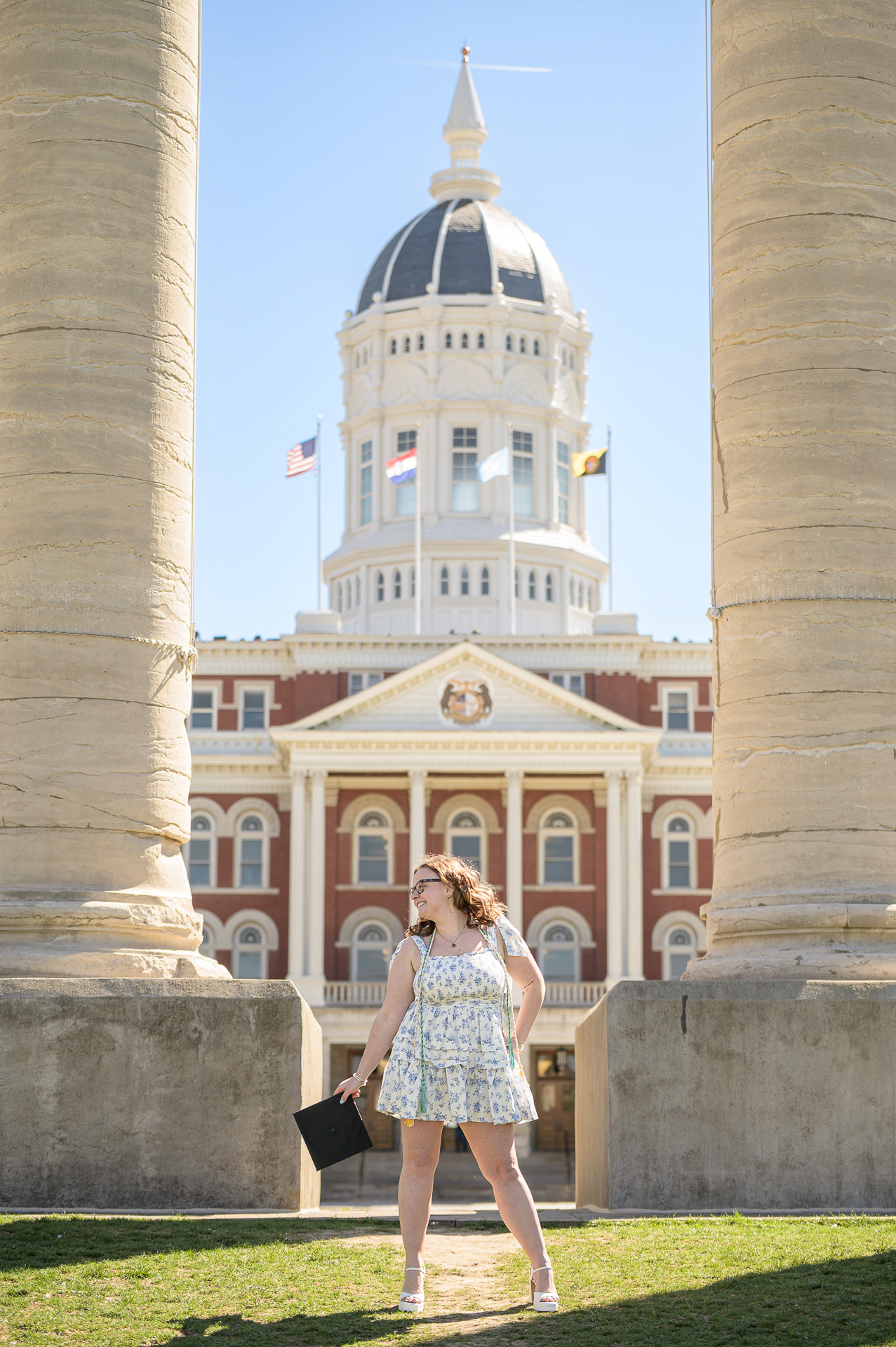 Experienced graduation photographer based in Missouri. Providing solid, professional portrait sessions for College Seniors and their families.