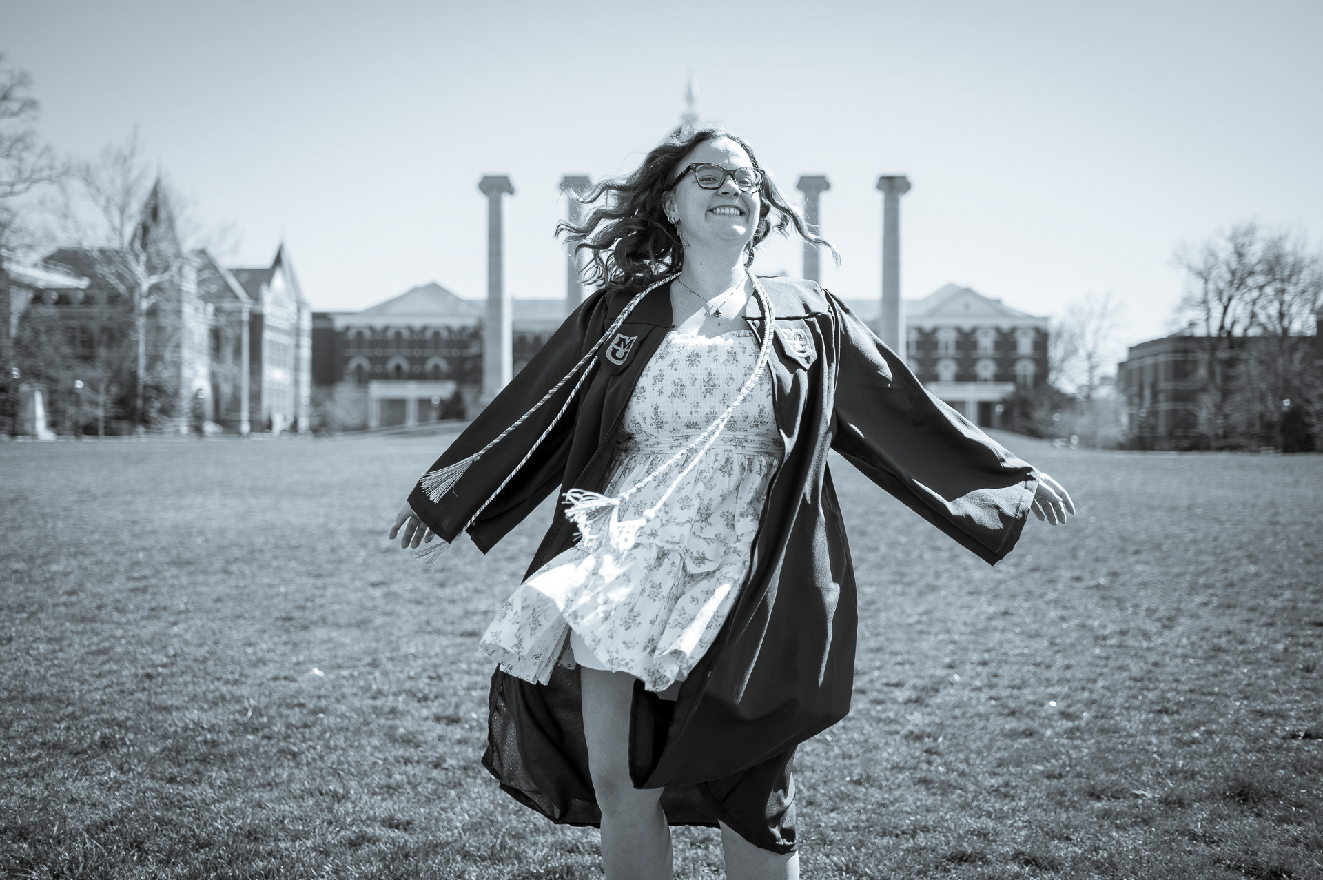 Graduation photo session in Columbia, MO. Professional portraits for university students across the Missouri region by Fernando Porpora Photography.