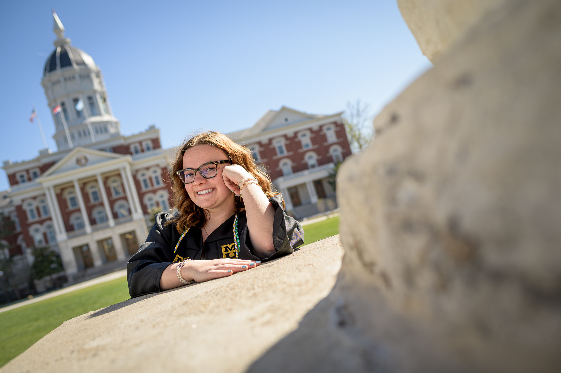 Graduation photo session in Columbia, MO. Professional portraits for university students across the Missouri region by Fernando Porpora Photography.