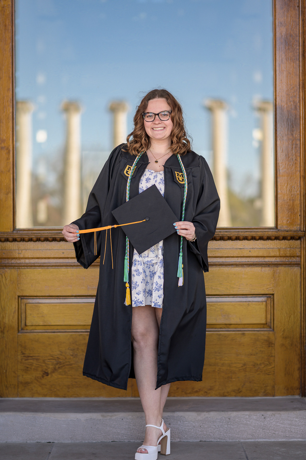 Celebrating academic milestones across Missouri. Specialized in graduation portraits for college students in Columbia, St. Joseph, and the Kansas City area. Capturing the essence of the Class of 2026 with a professional approach and 20 years of experience.