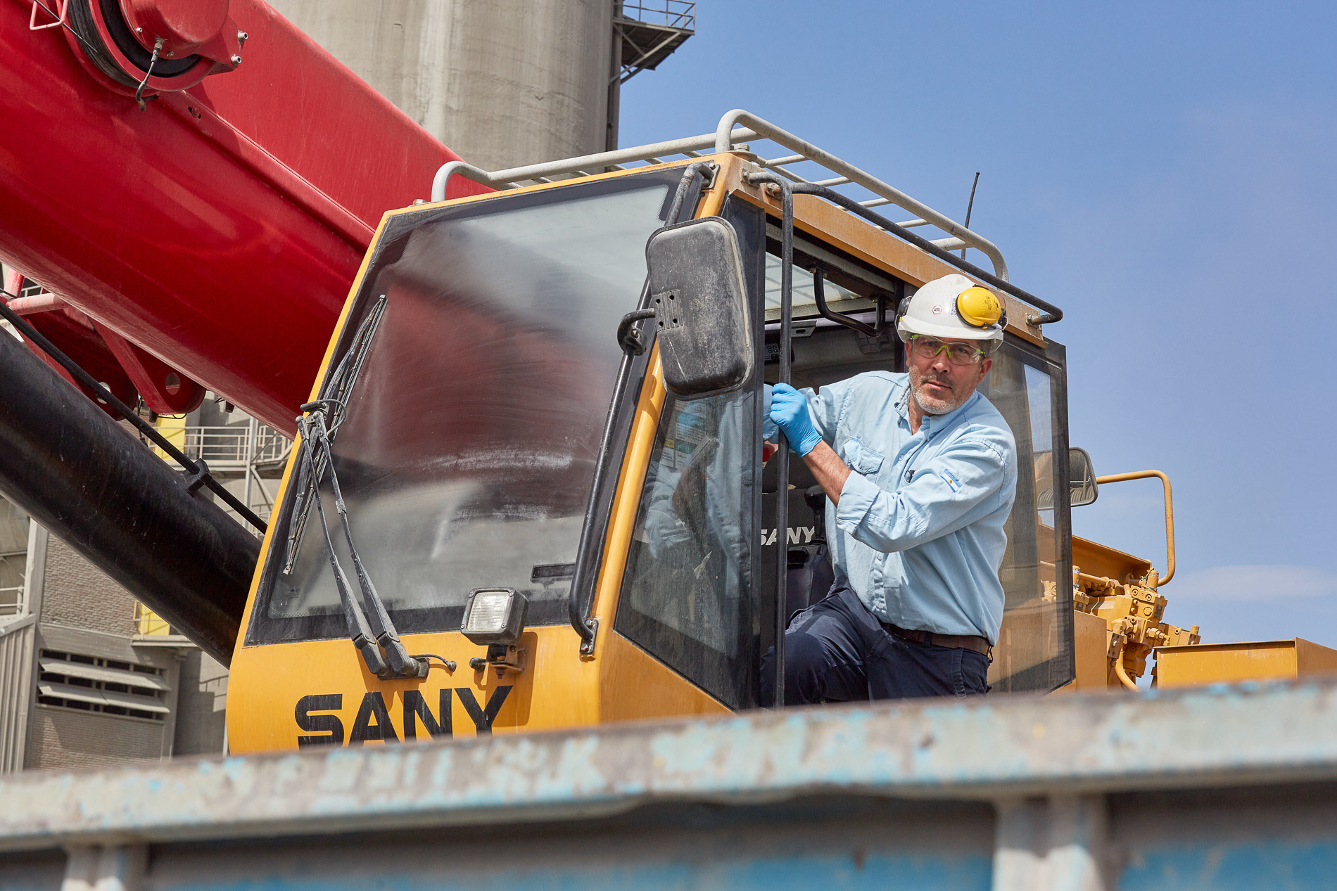 Heavy industry and mining photography documenting large-scale operations and machinery. Specialist photographer for industrial sectors in Missouri, ensuring safety and technical accuracy.