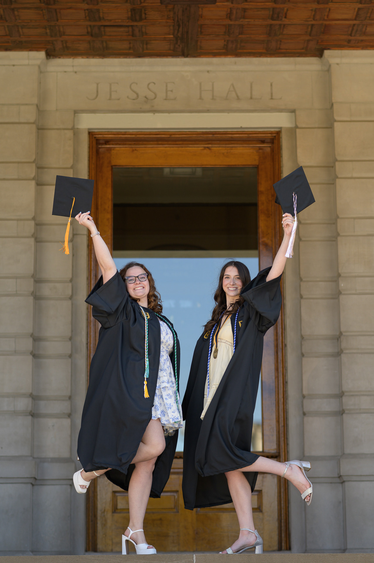 Celebrating academic milestones across Missouri. Specialized in graduation portraits for college students in Columbia, St. Joseph, and the Kansas City area. Capturing the essence of the Class of 2026 with a professional approach and 20 years of experience.