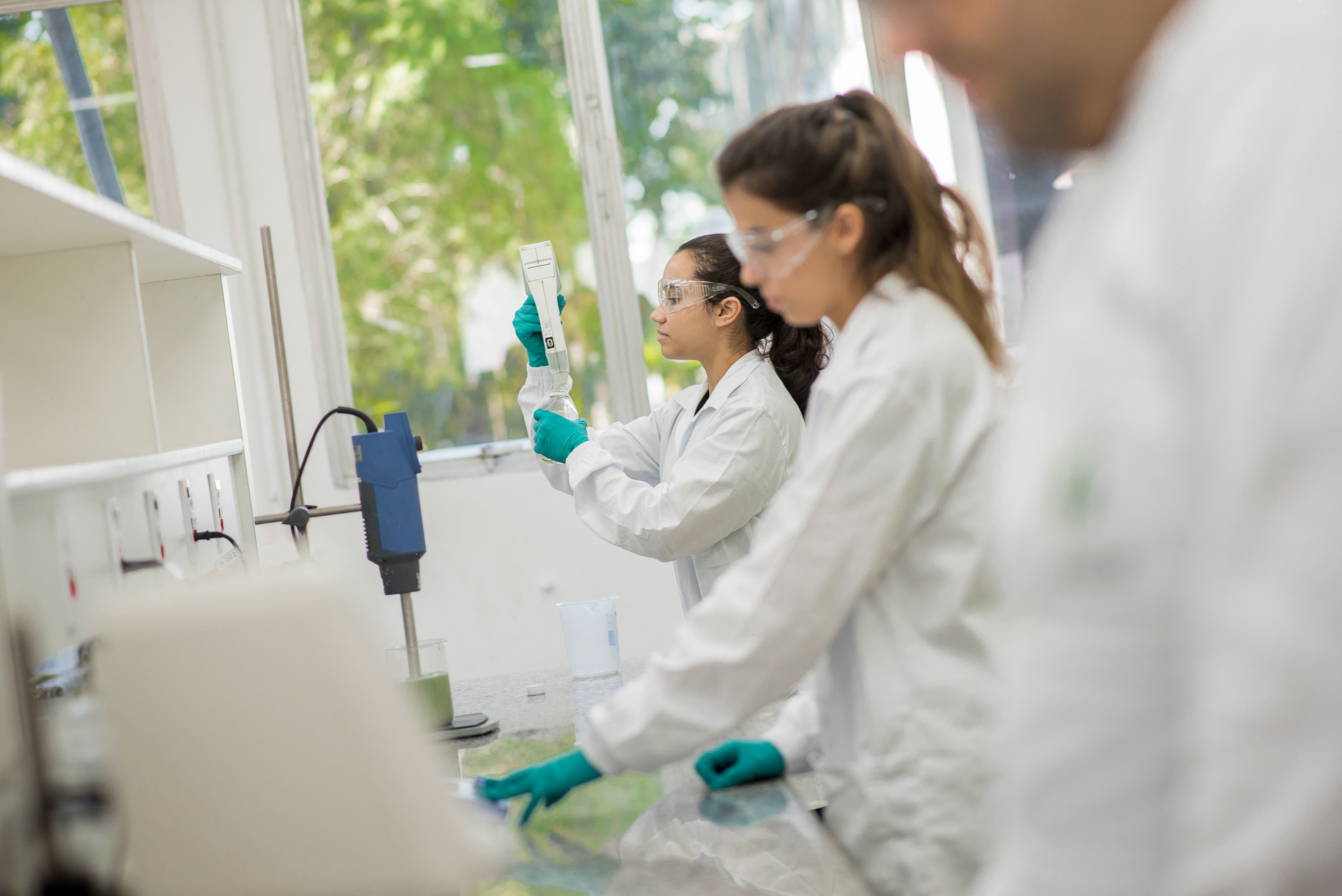 Scientific and laboratory photography for R&D and pharmaceutical companies. High-quality visual assets capturing precision in sterile environments and technology-driven industries